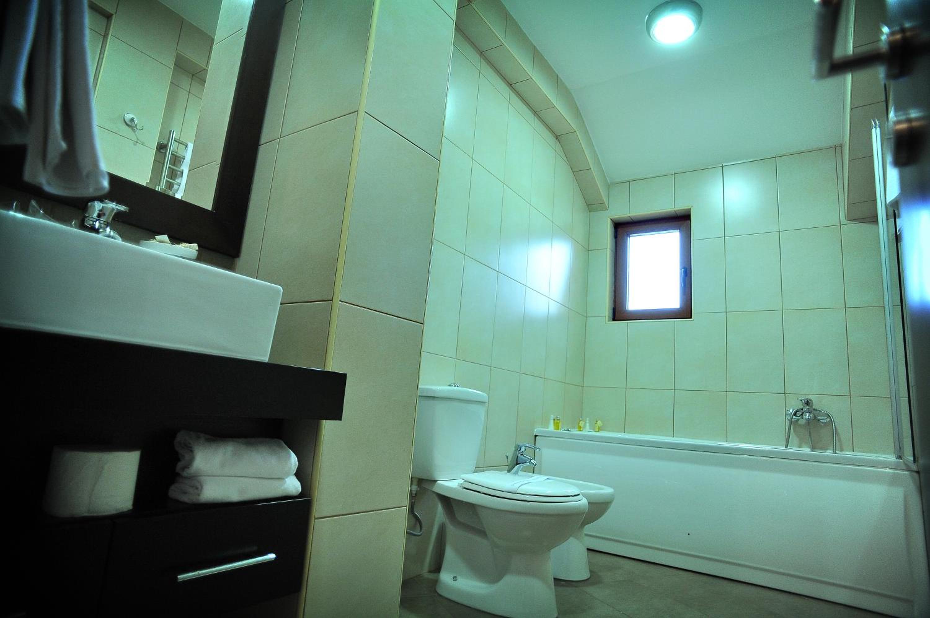 Deluxe Suite - Photo 5