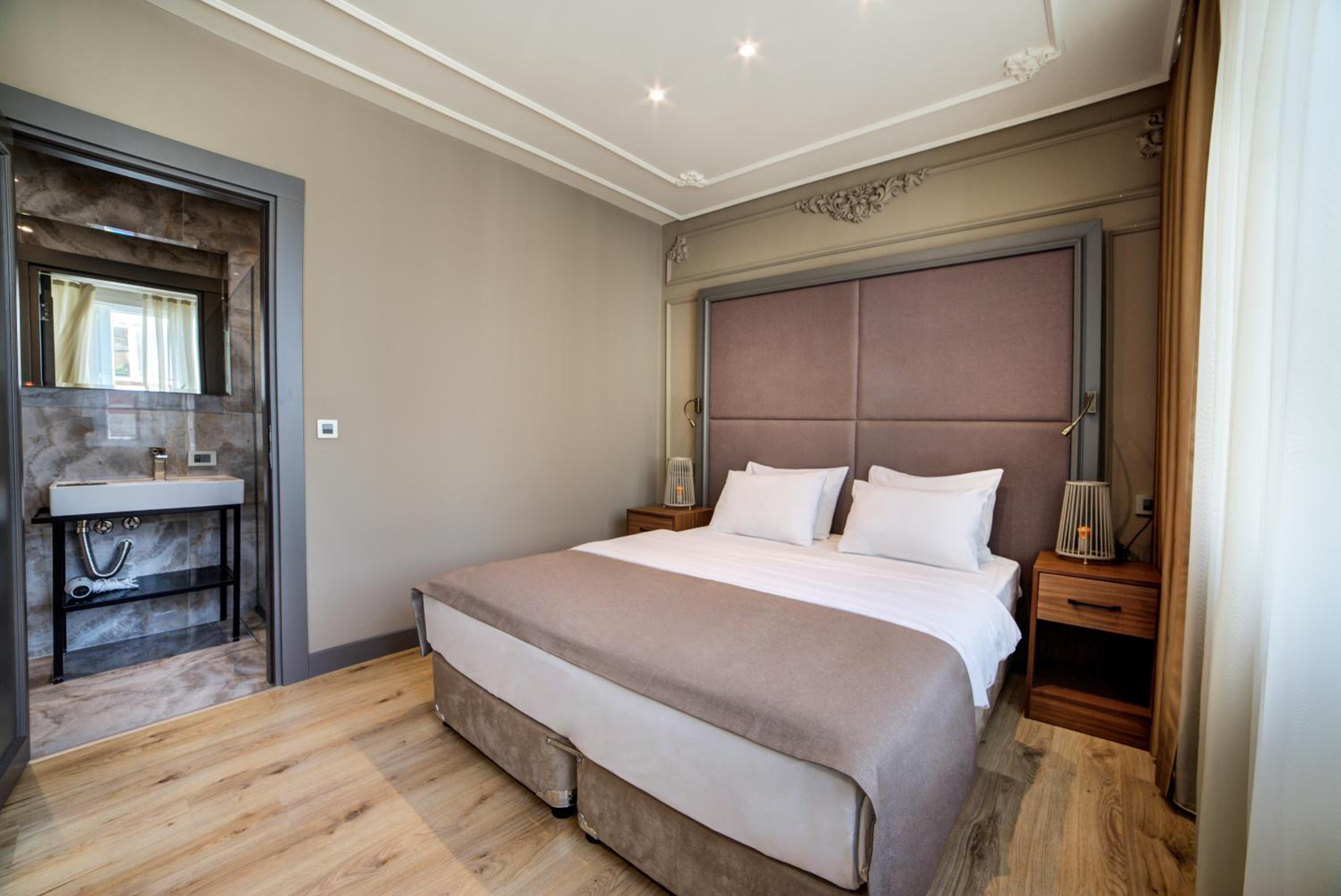 Superior Triple Room photo 3