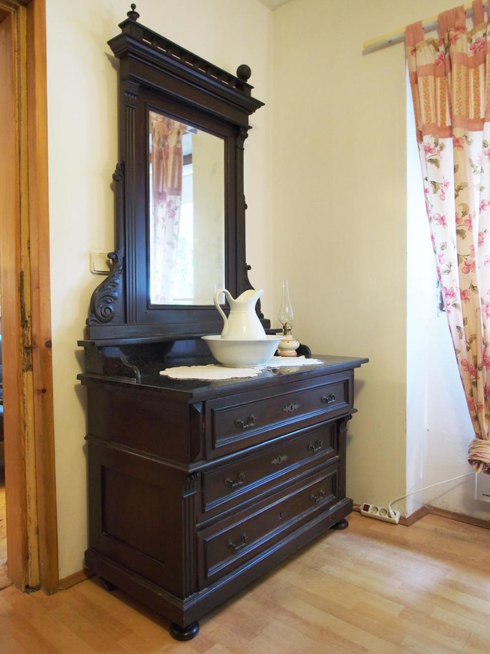 One-Bedroom Apartment - Photo 19