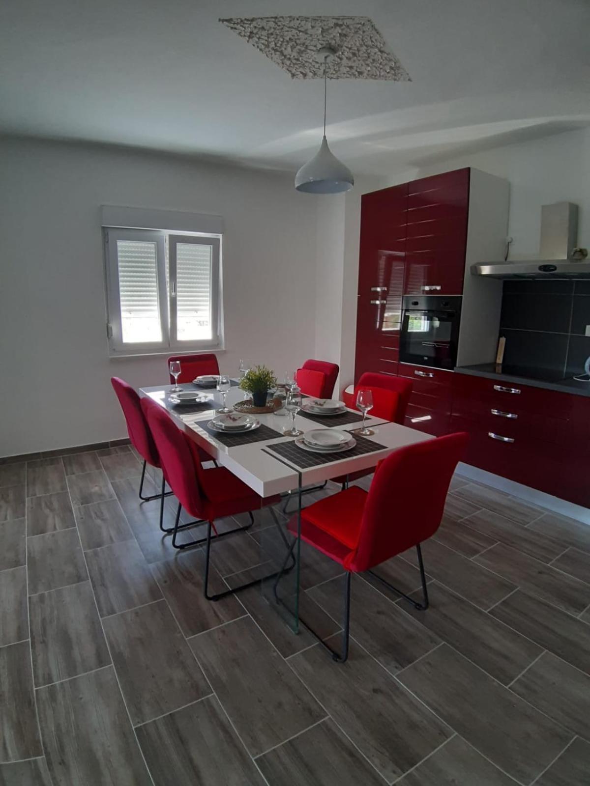 Two-Bedroom Apartment - Photo 4