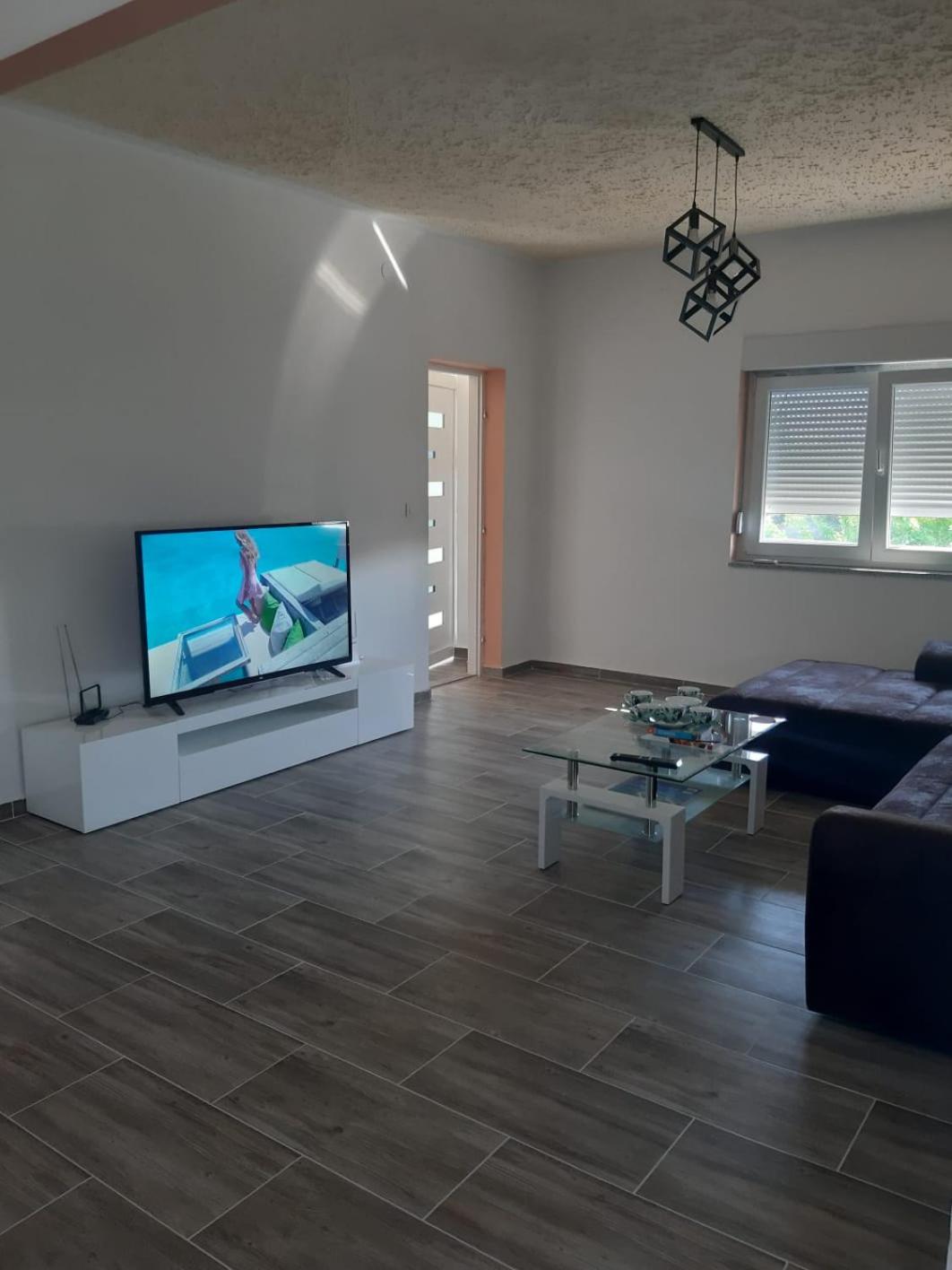Two-Bedroom Apartment - Photo 2
