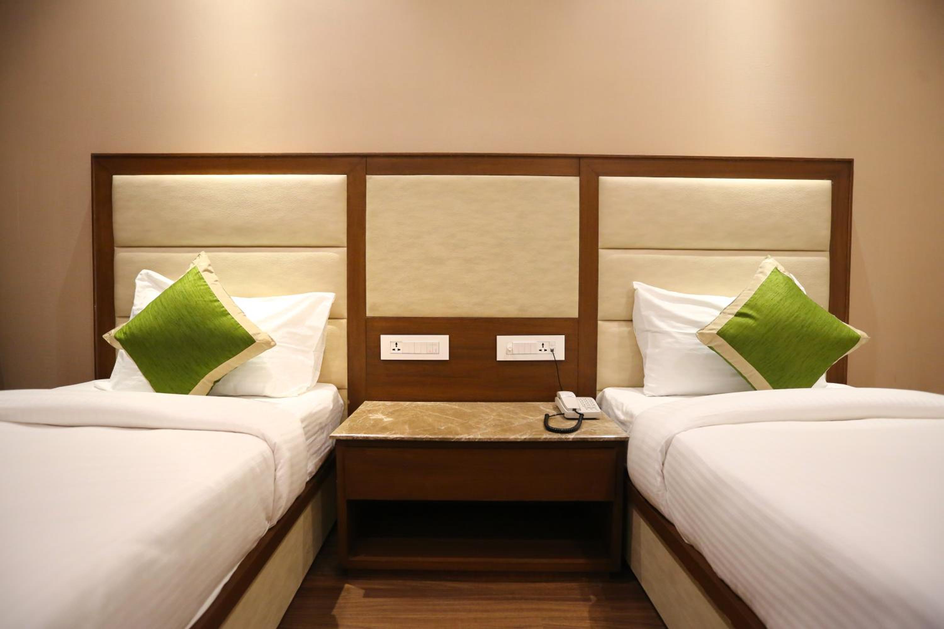 Deluxe Room With 20% Discount on Food - Photo 6