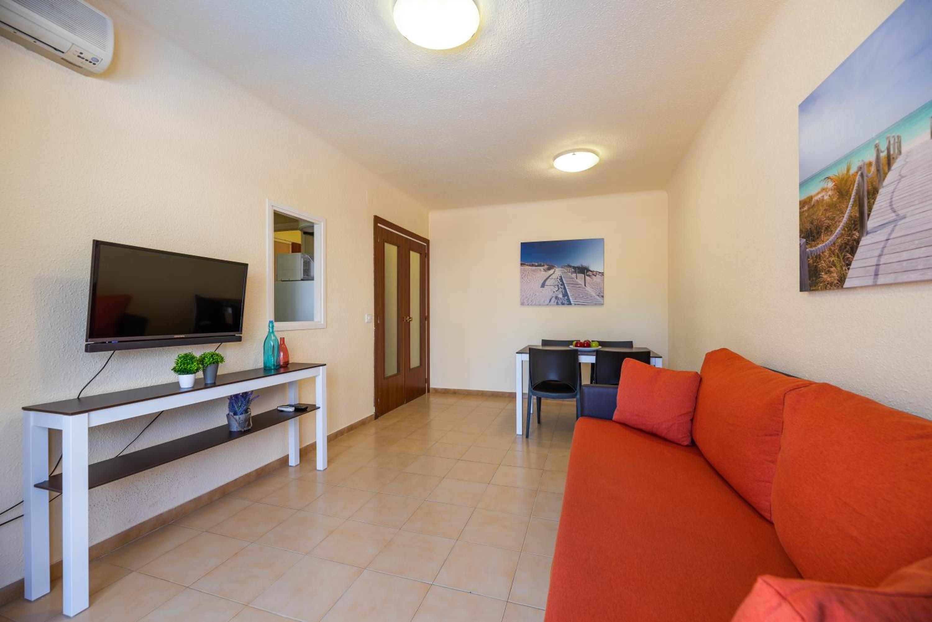 One-Bedroom Apartment (4 Adults) photo 2