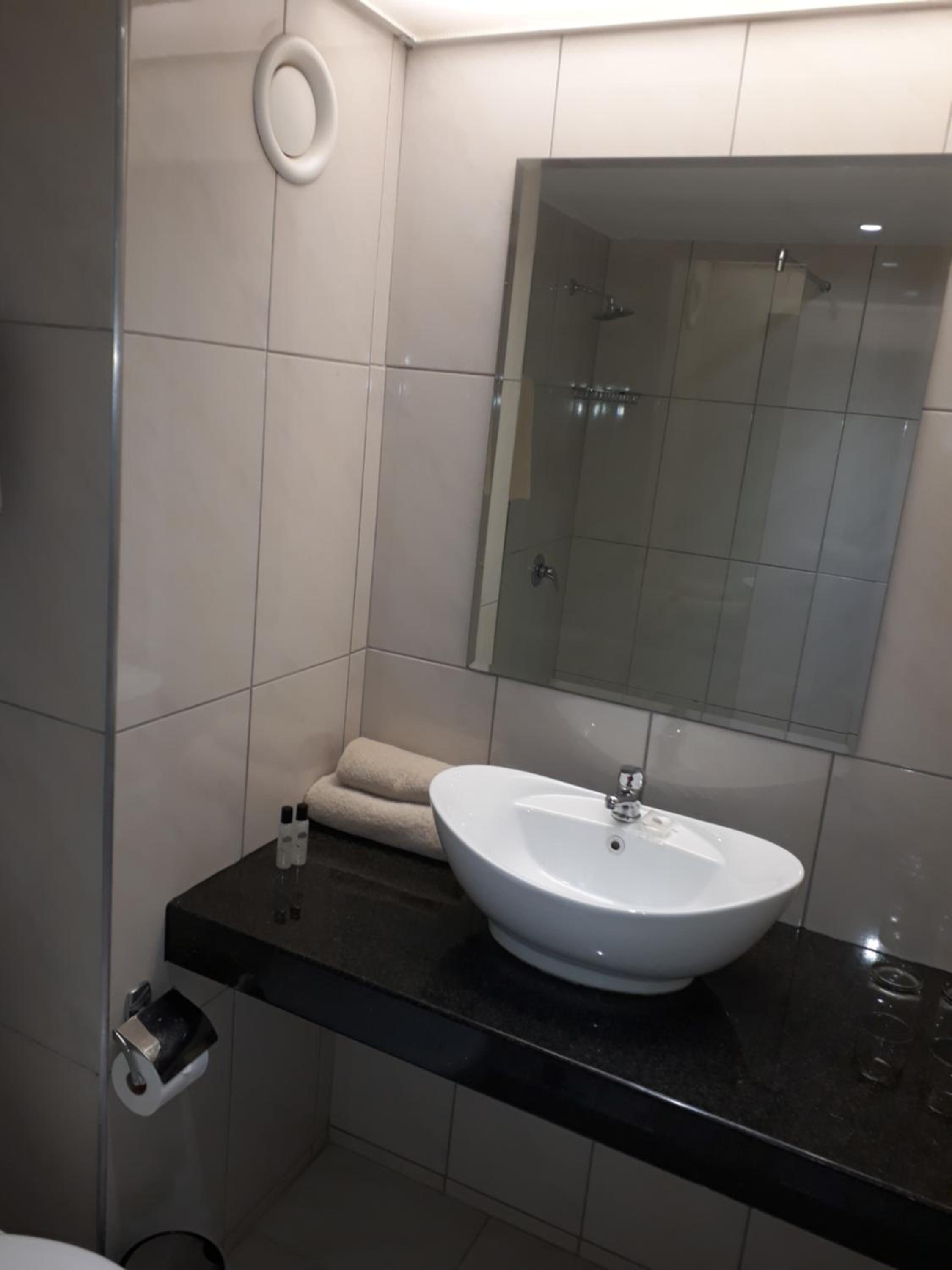 Twin/Double Room - Photo 5