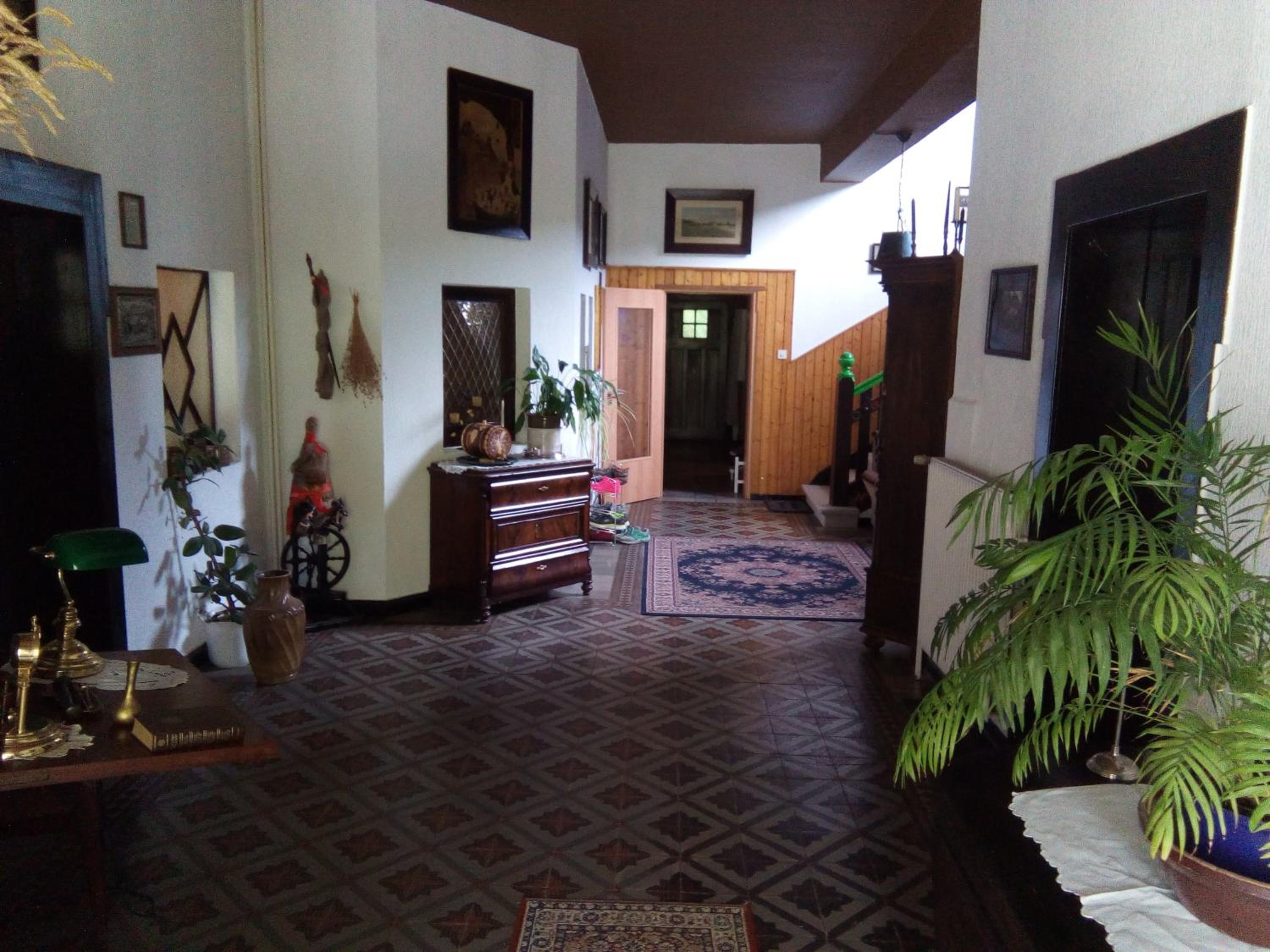 Large Double Room - Photo 1