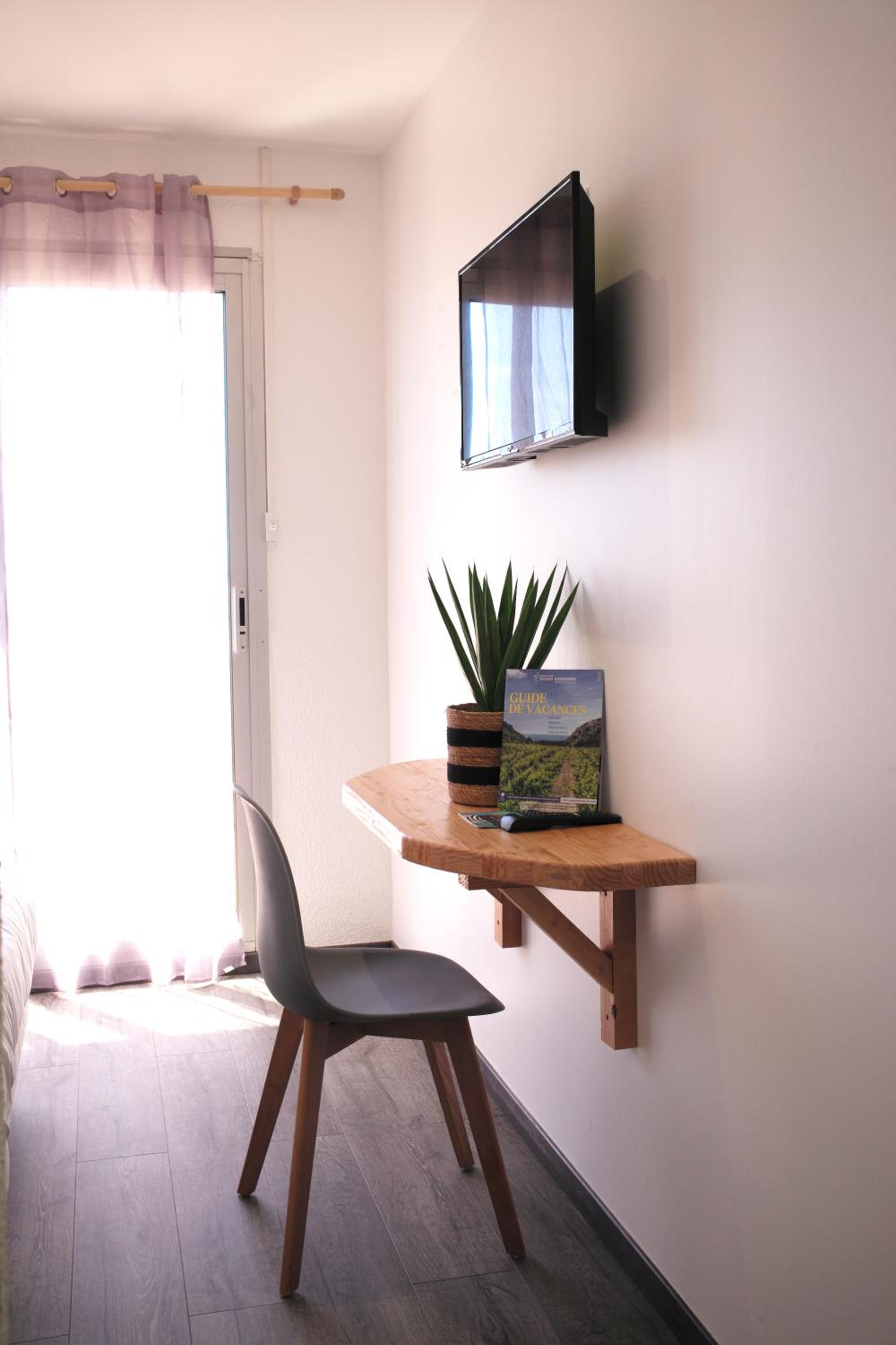 Double Room - Photo 7