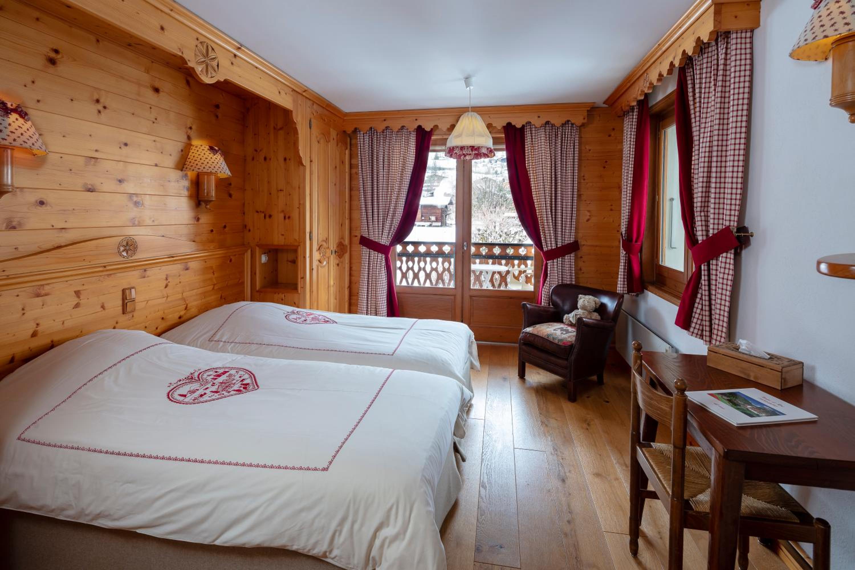 Studio with Connecting Rooms (4 Adults)  - Photo 1