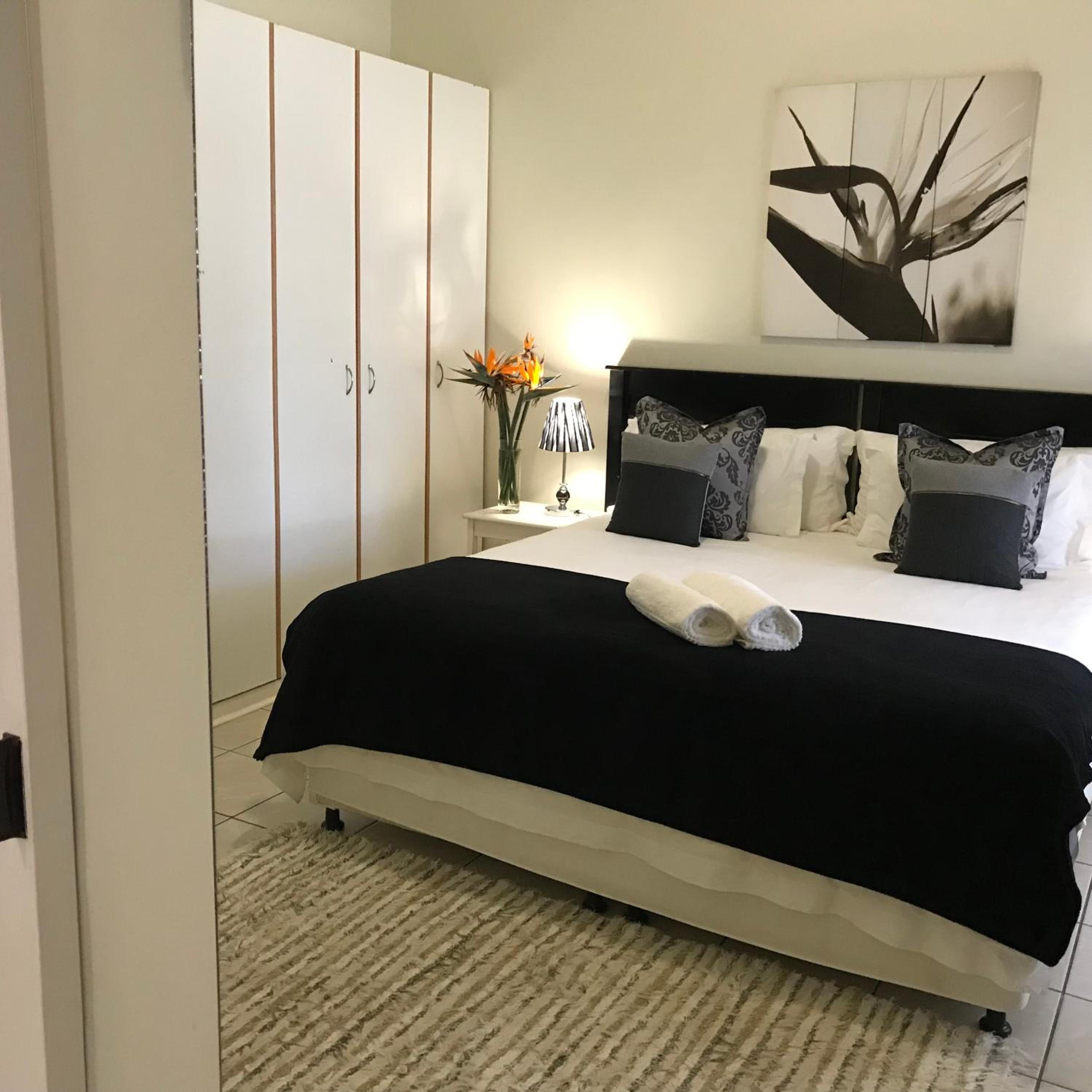 Superior Double or Twin Room - Photo 11