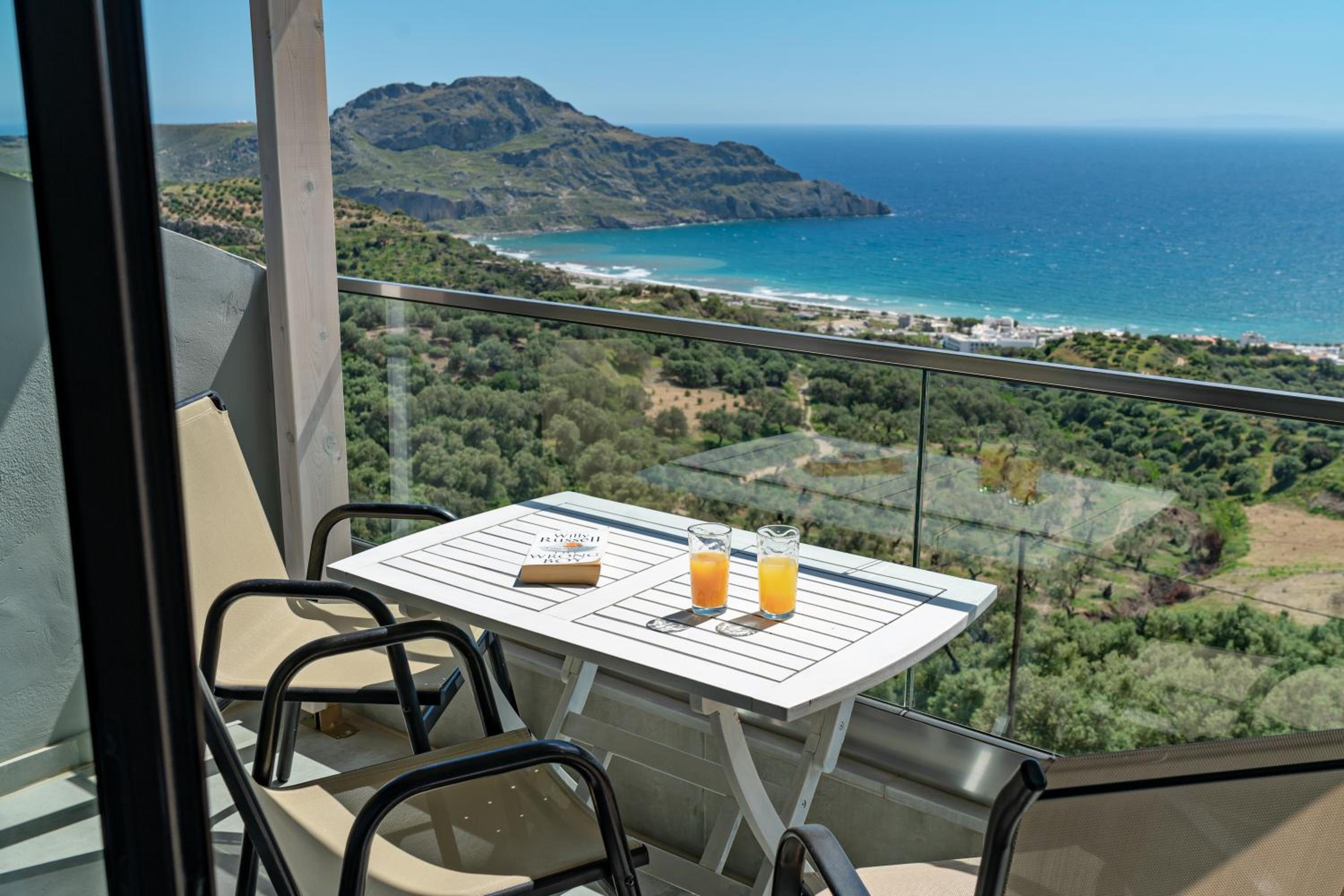 One-Bedroom Apartment with Sea View