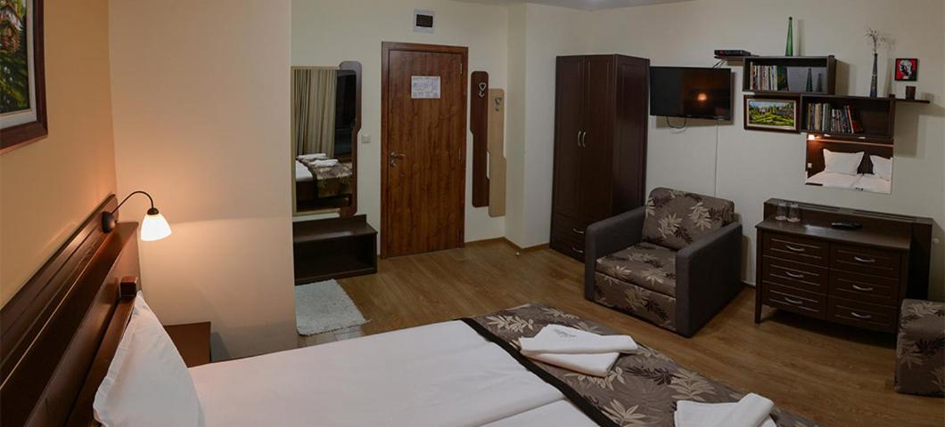 Double Room with Balcony photo 2