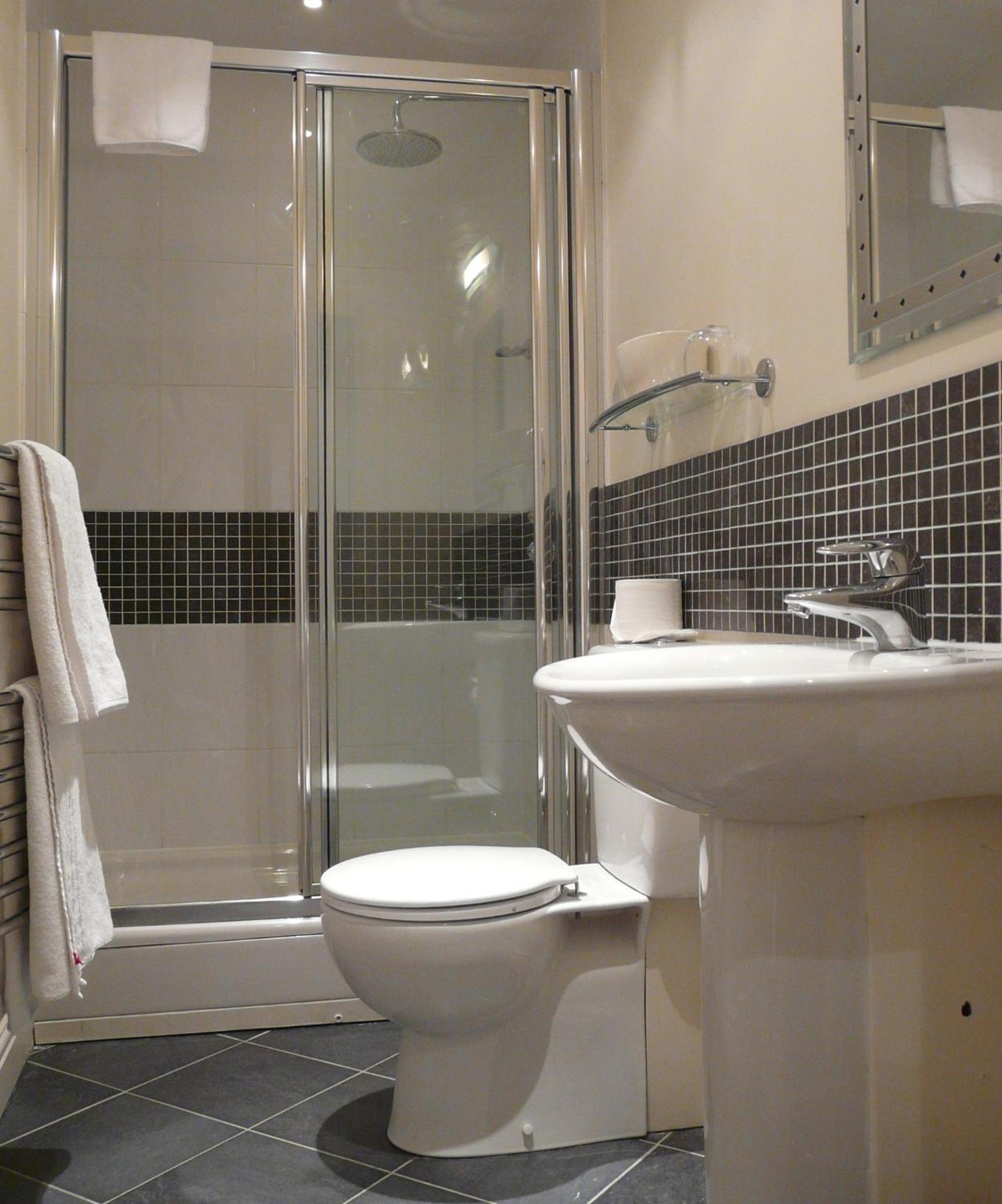 1 Double Bed Non-Smoking Small Room - Photo 2
