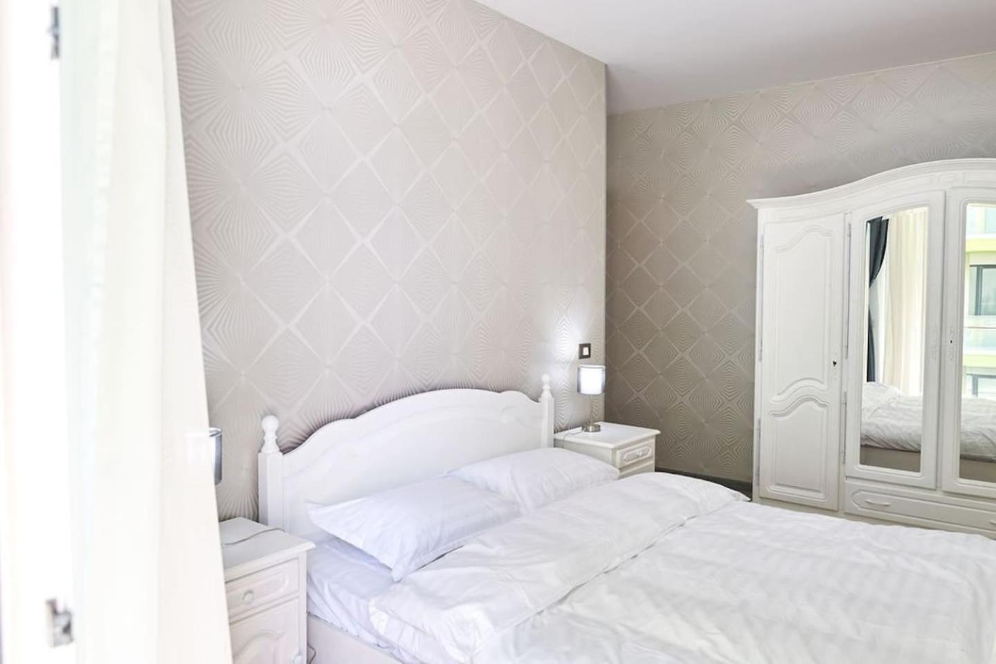 One-Bedroom Apartment - Photo 41