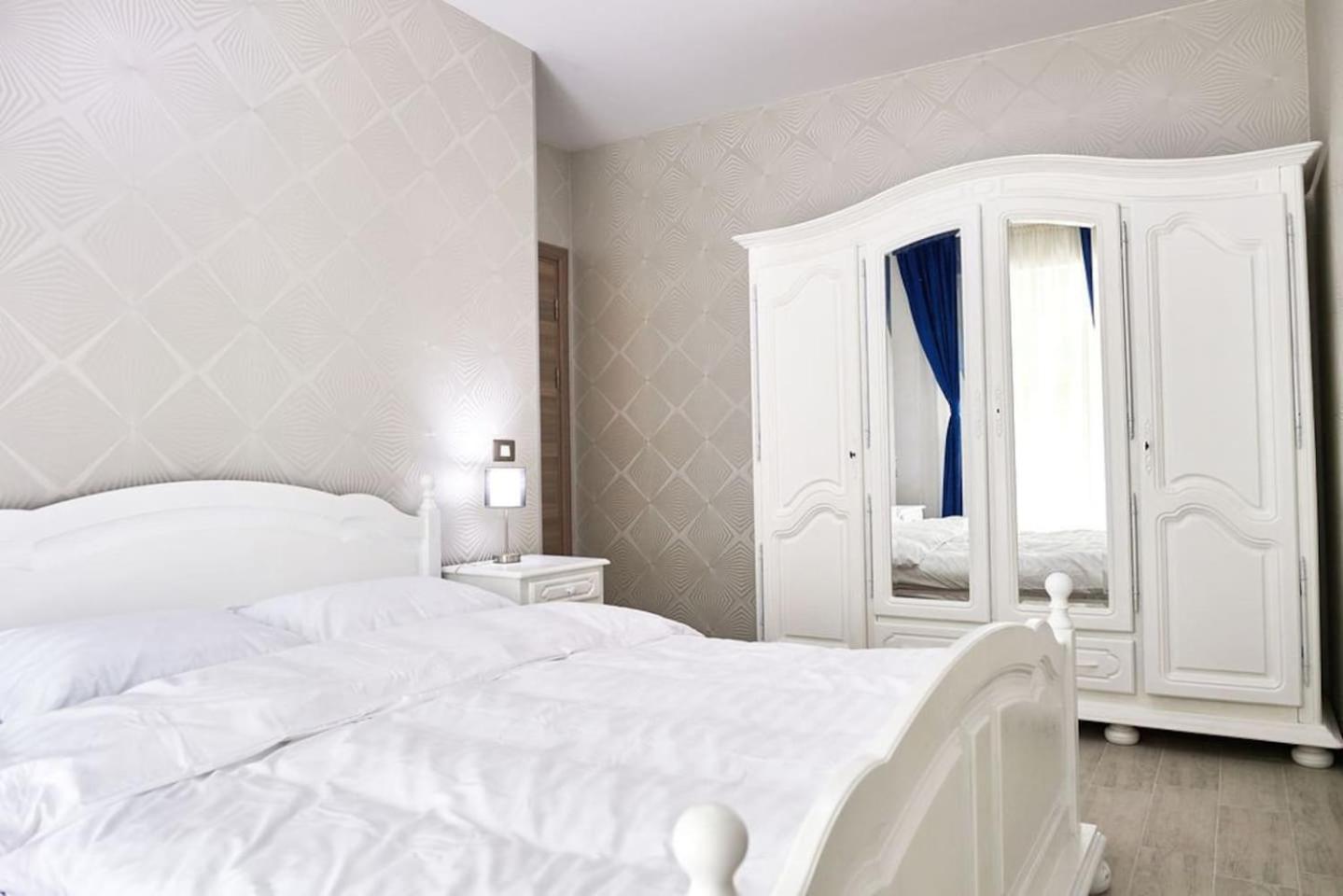 One-Bedroom Apartment - Photo 33