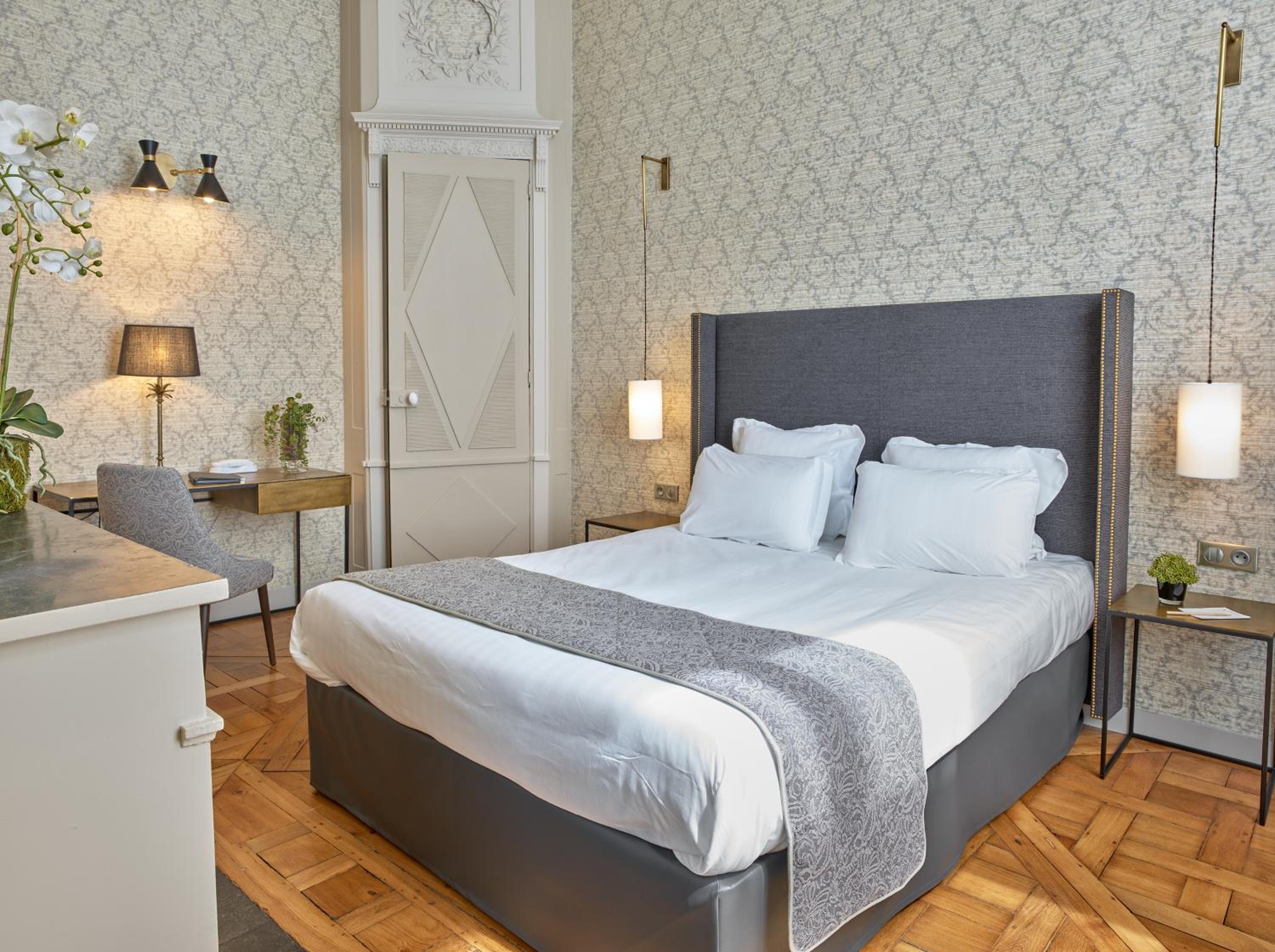 Privilege Single Room - Street View