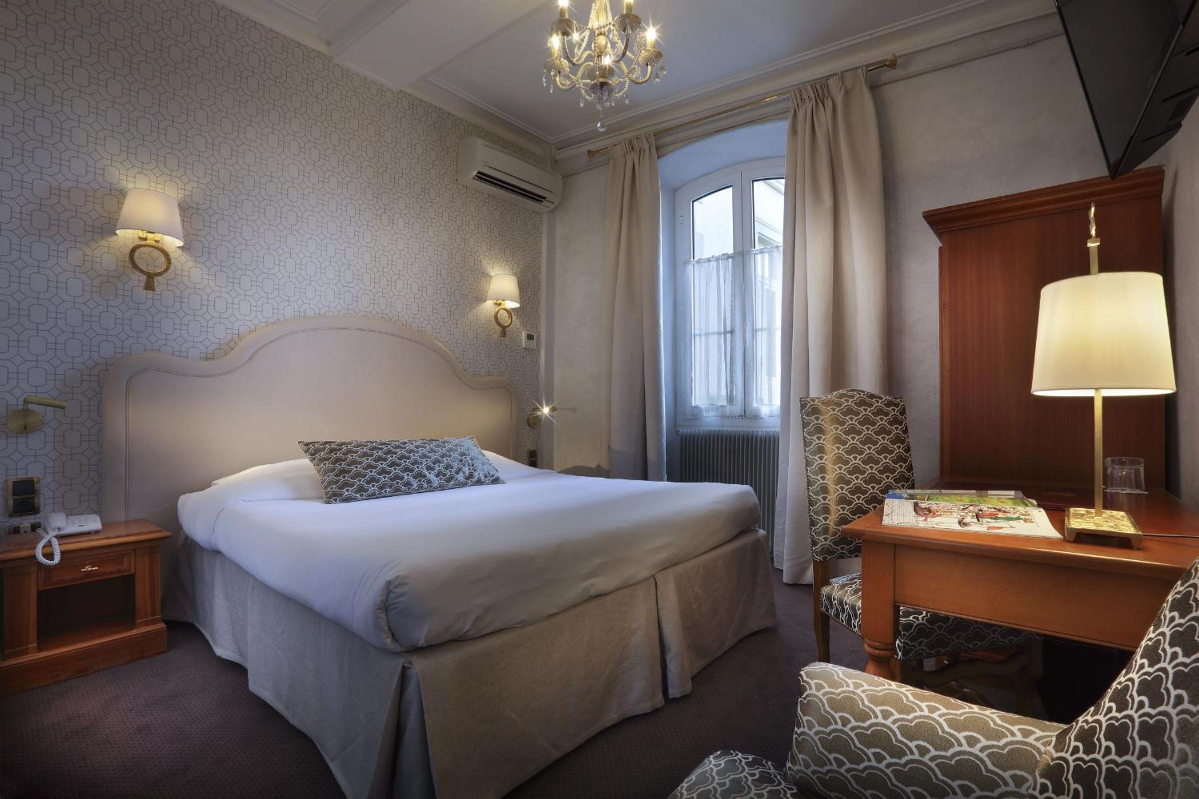 Charming Double Room photo 3