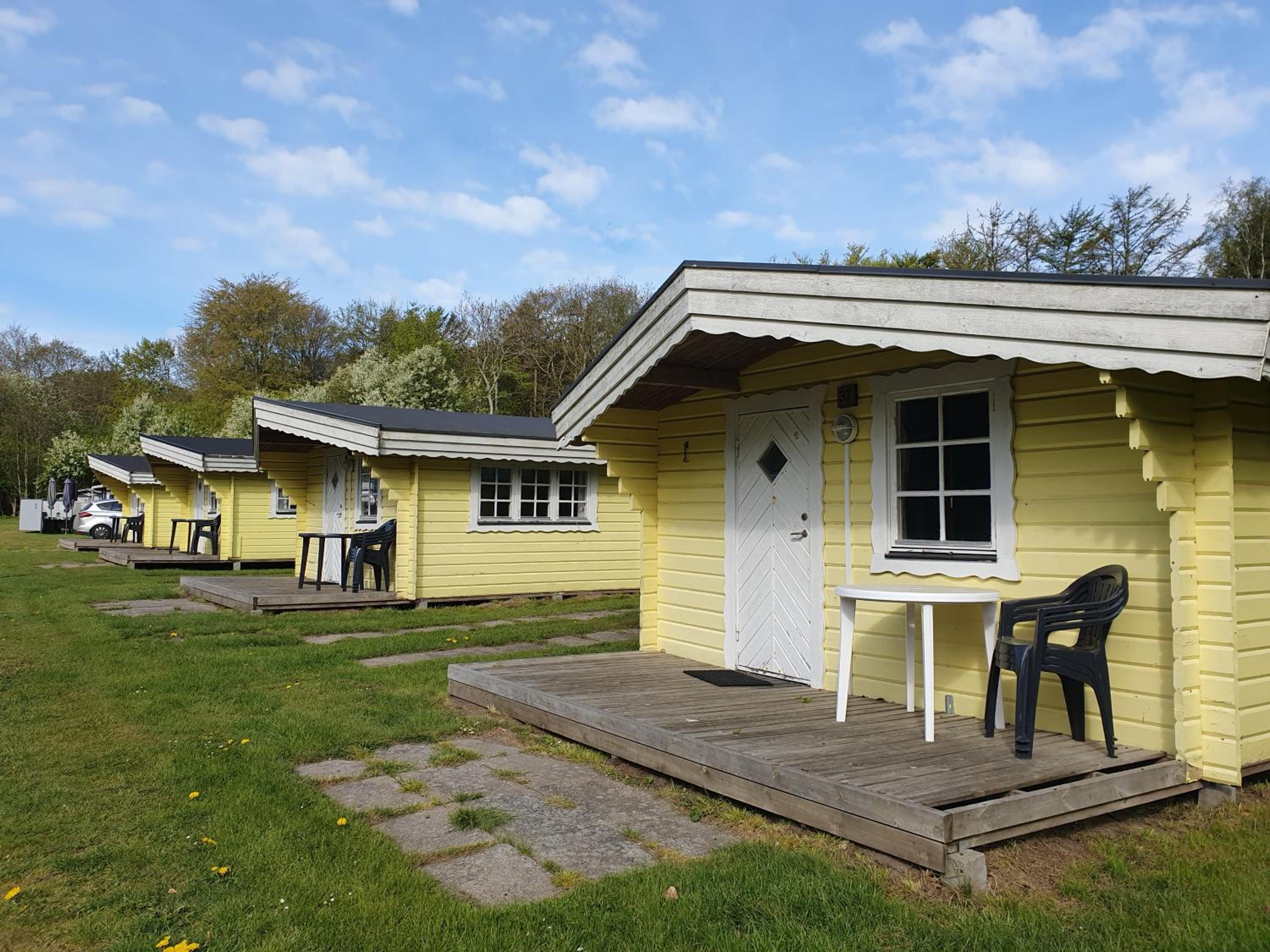 Large Cottage with Shared Bathroom (4 Adults) photo 2