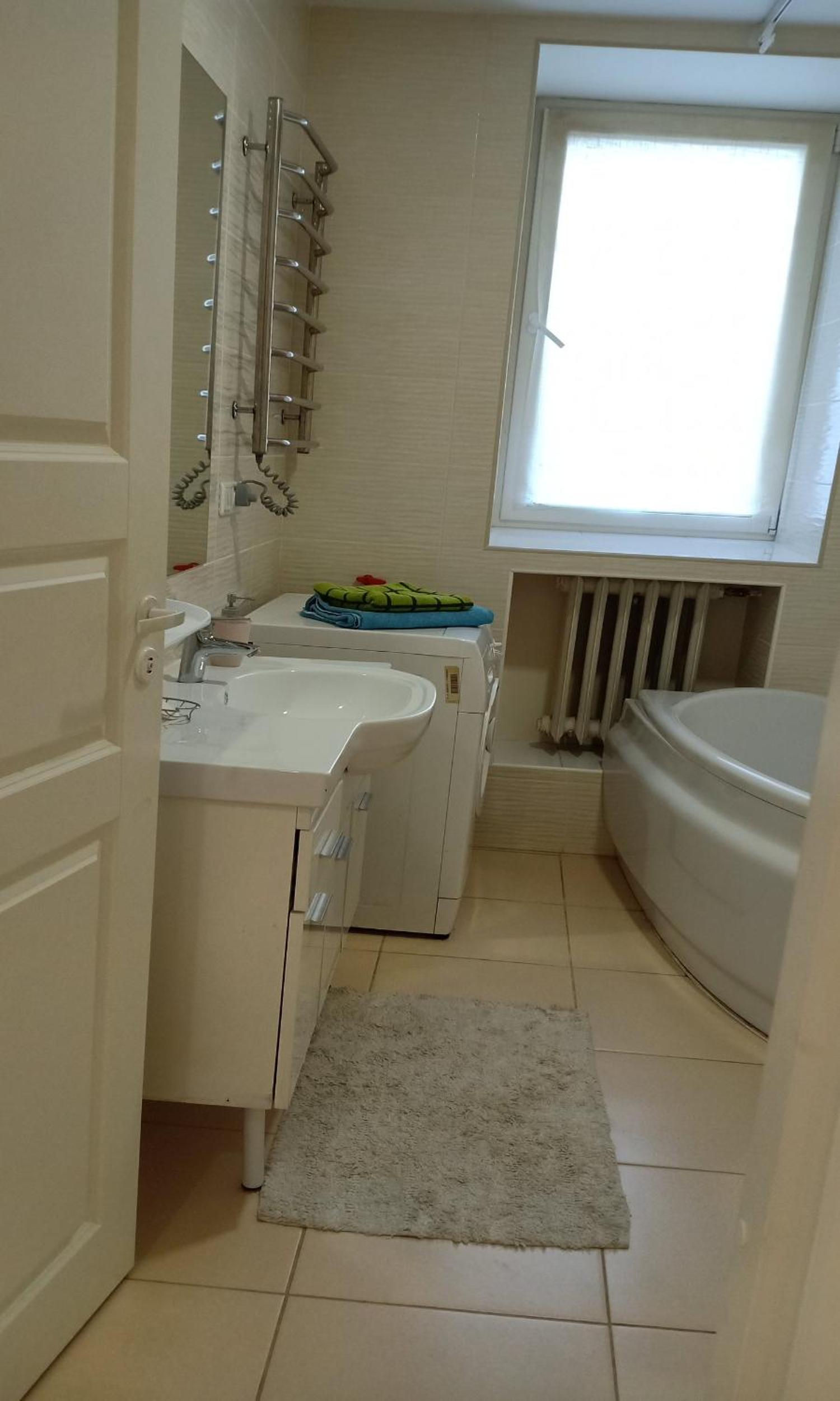 One-Bedroom Apartment - Photo 6