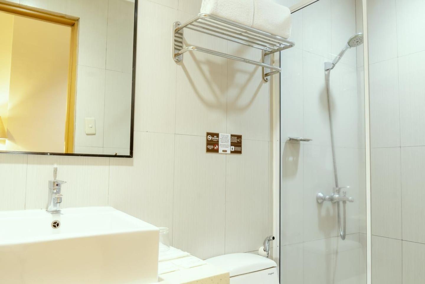 Superior King Room - Photo 3