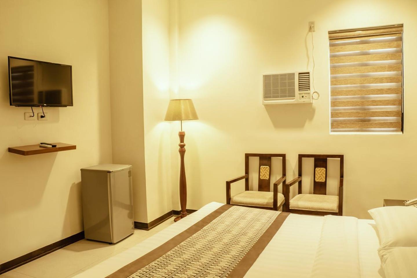 Superior King Room - Photo 7