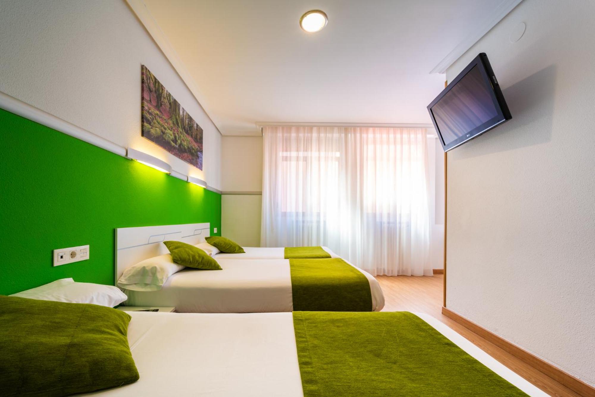 Double Room with Extra Bed photo 2