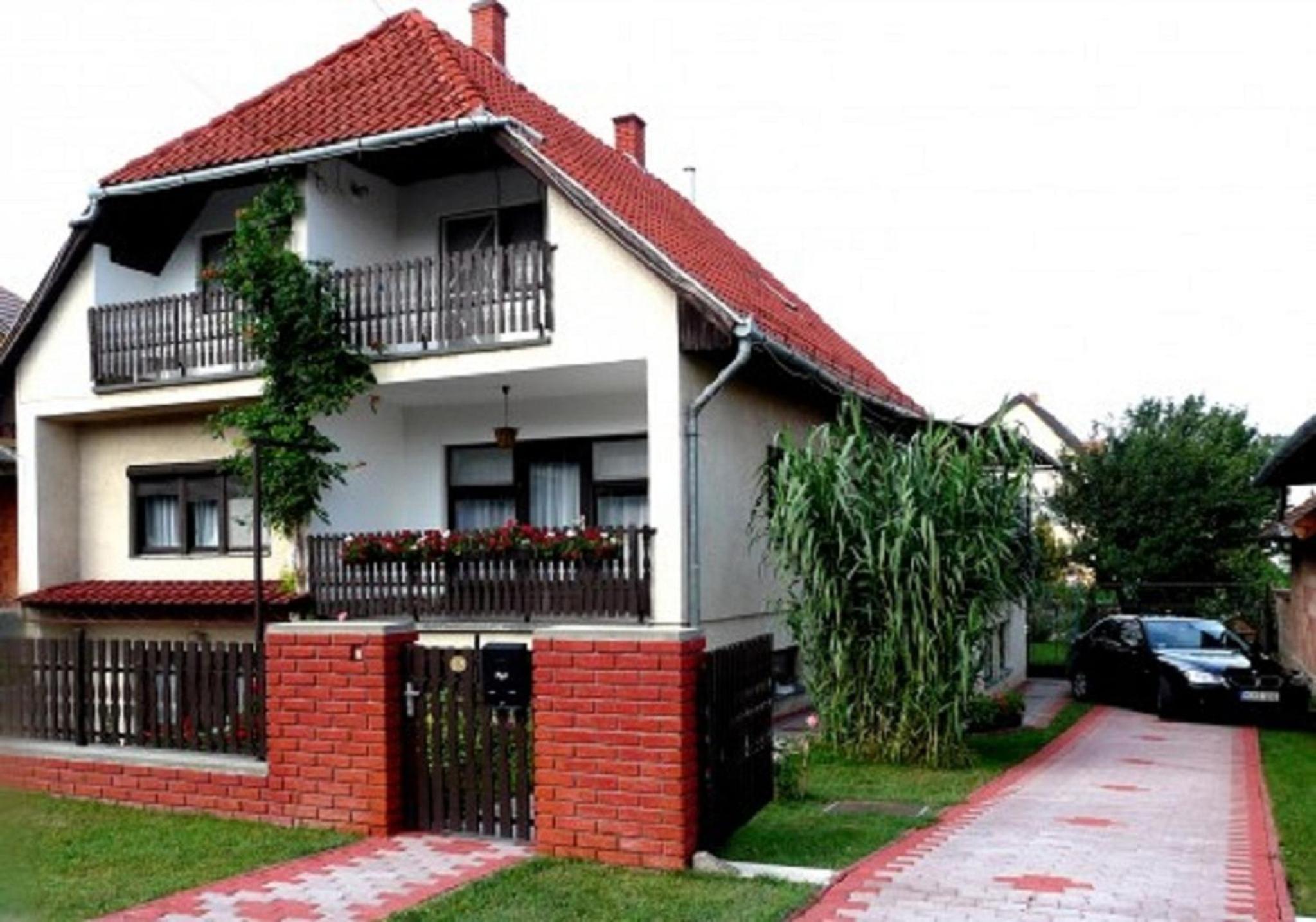 Five-Bedroom Holiday Home photo 1