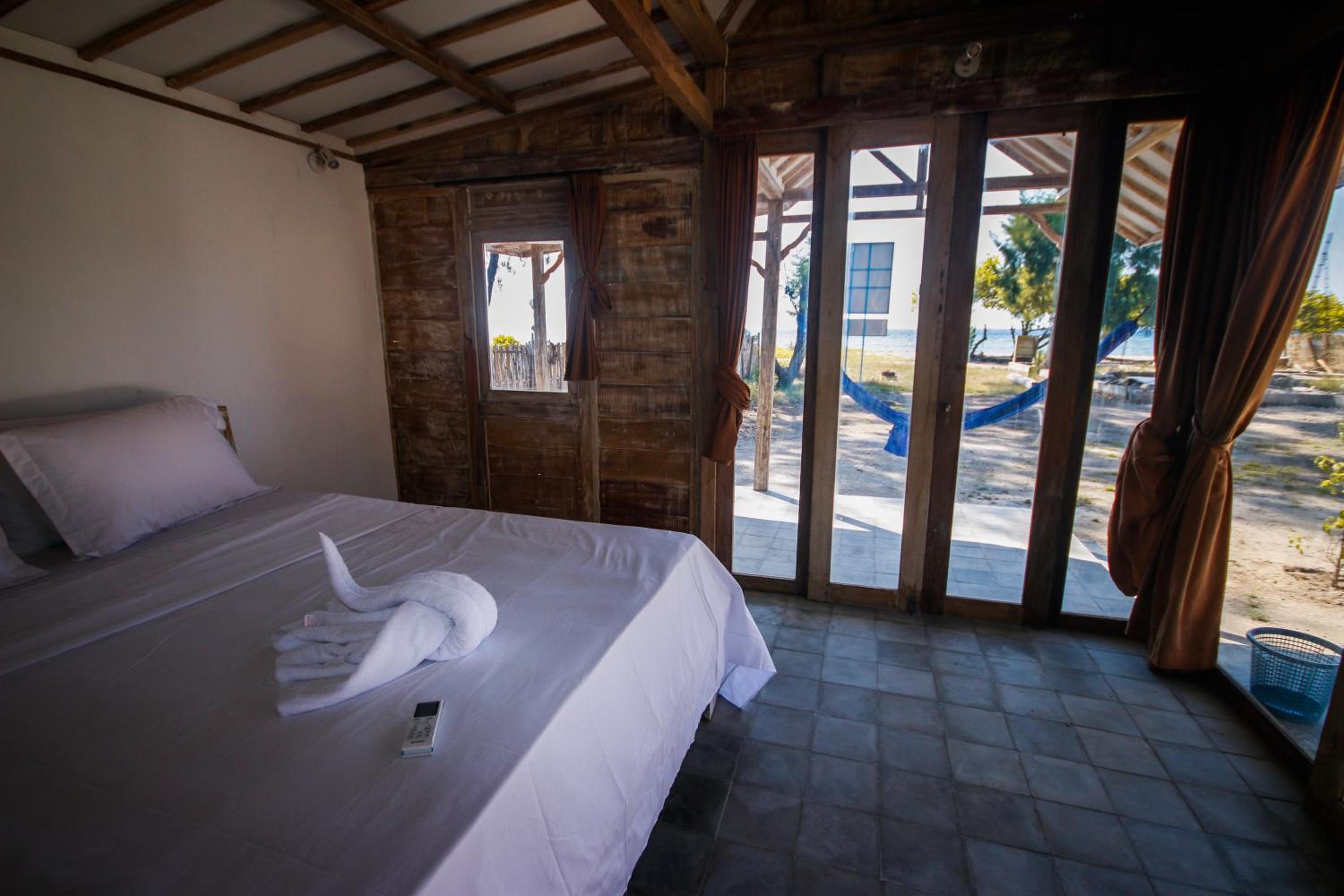 Deluxe Bungalow - Photo 2