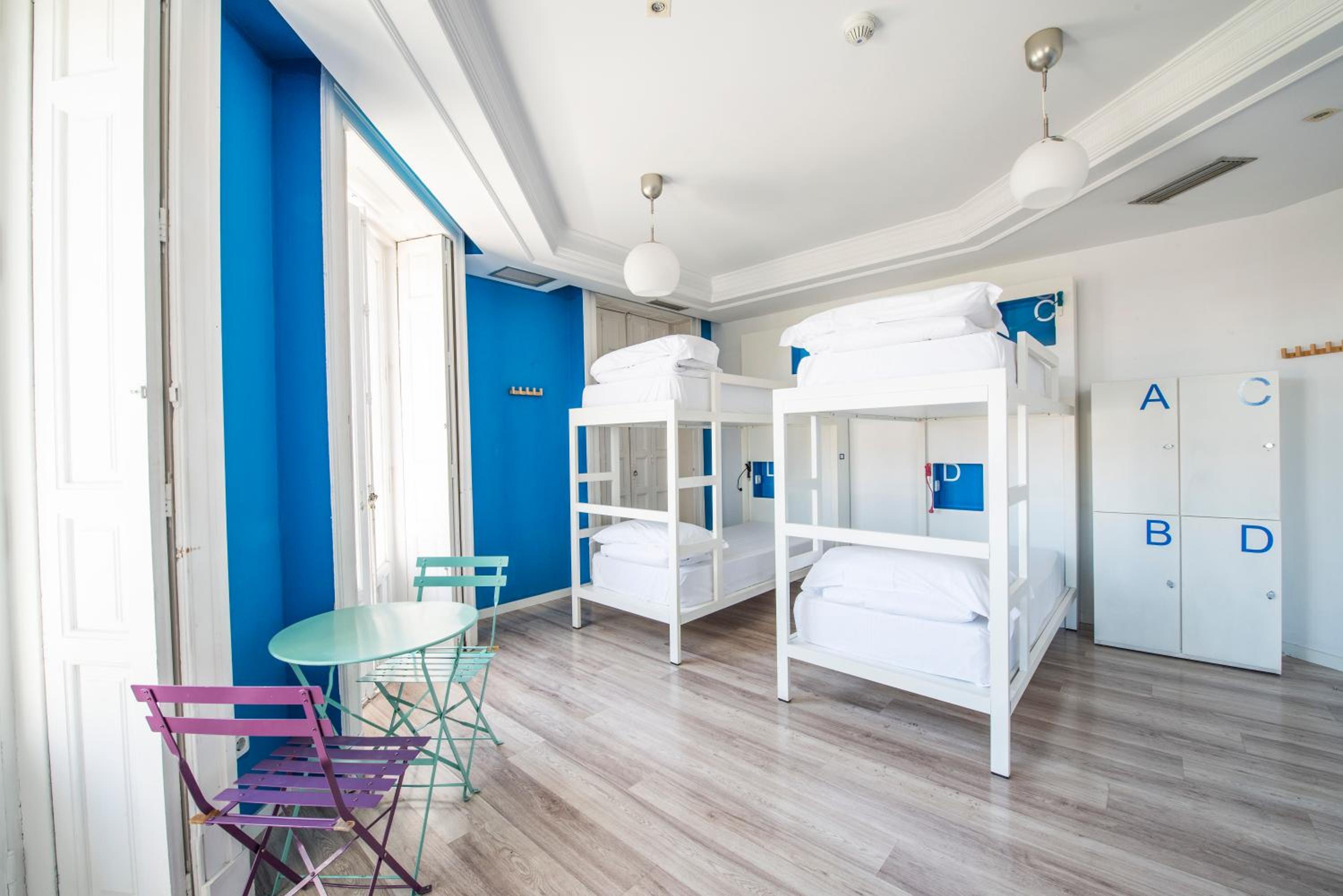 Cama en Habitación Compartida de 4 Camas para Mujeres con Baño Compartido