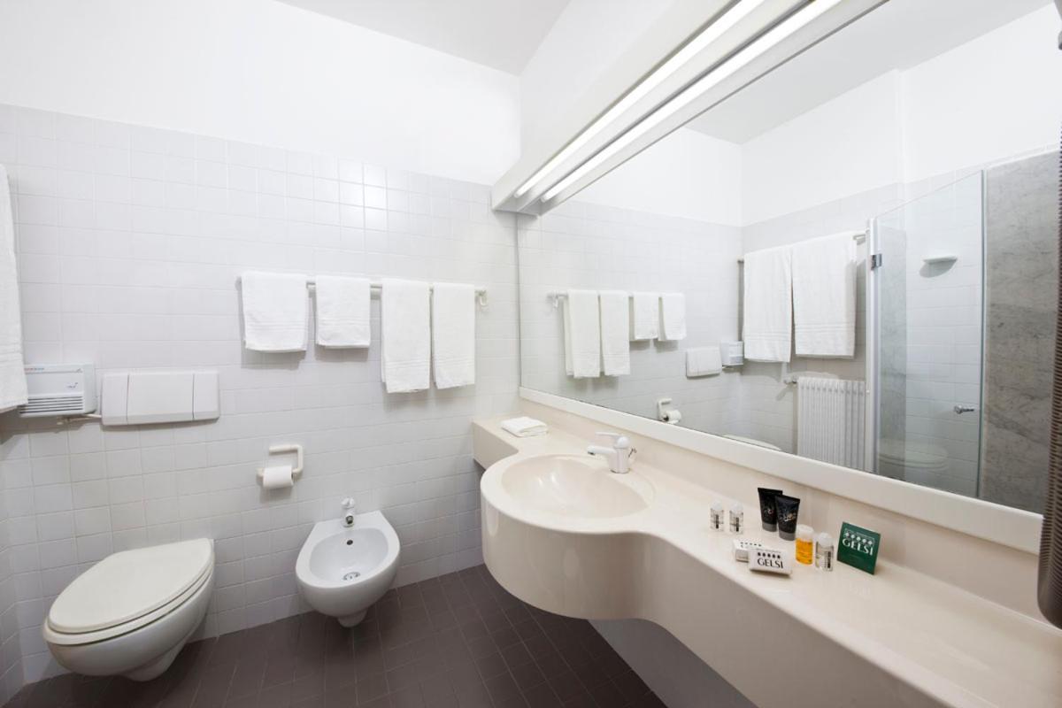 Standard Single Room photo 2