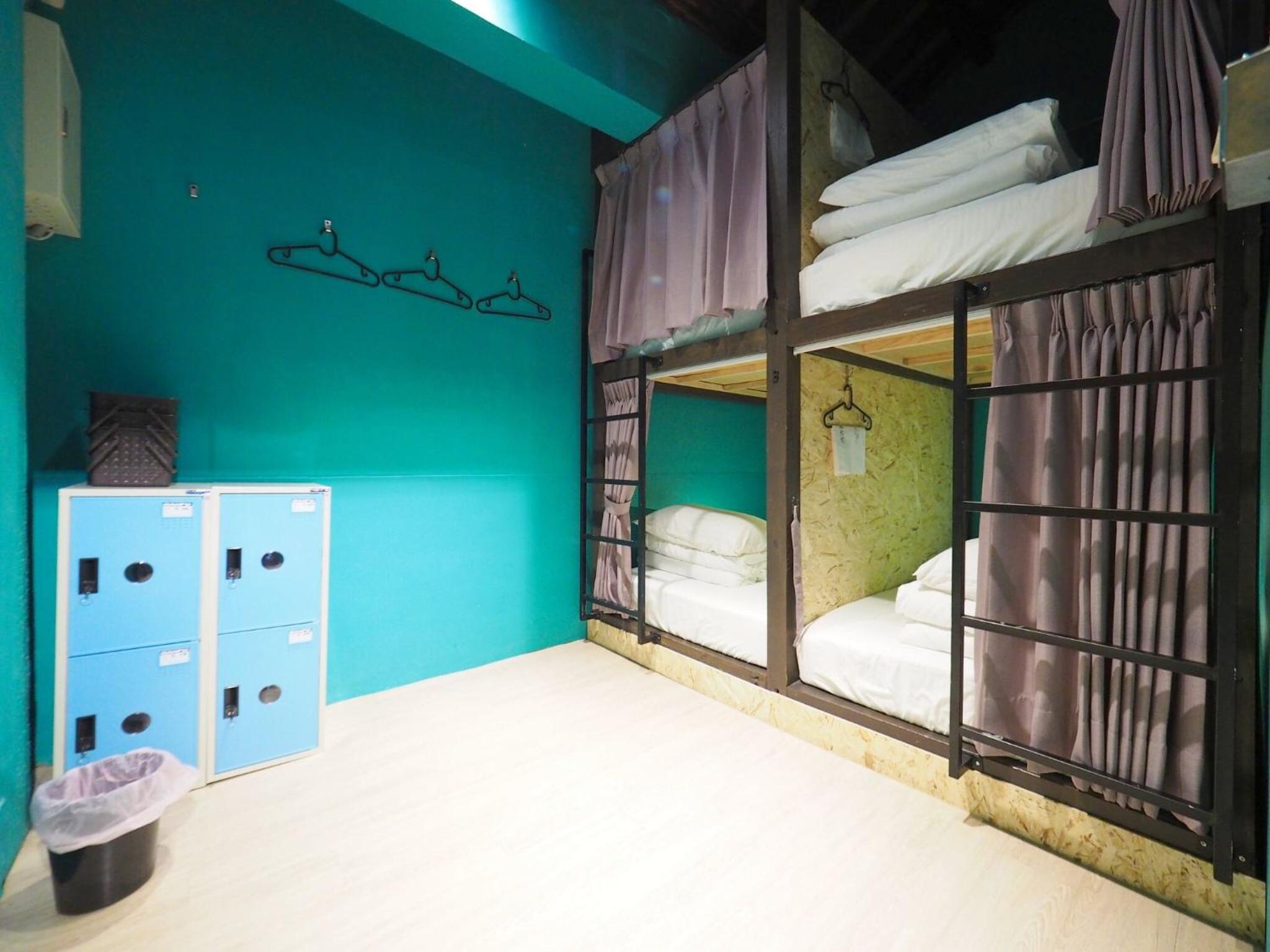 Bunk Bed in Female Dormitory Room   photo 1