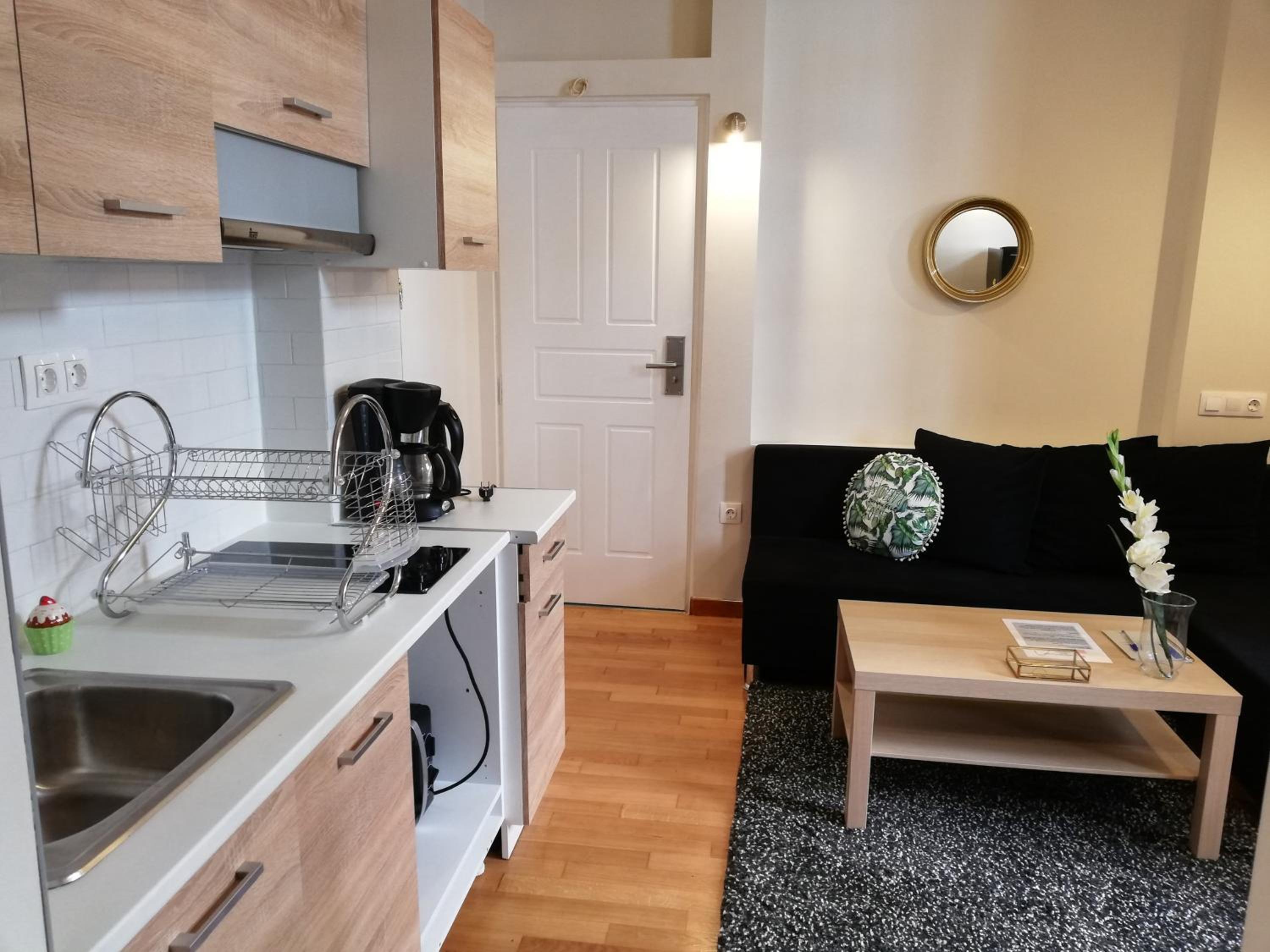 (1A) A One-Bedroom Apartment photo 3