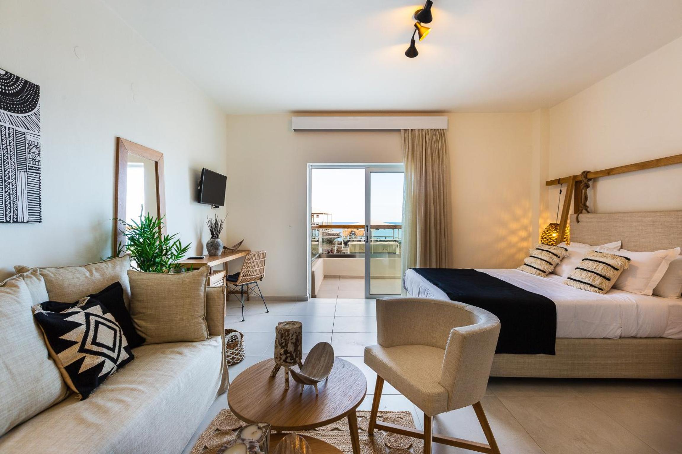 Standard Room with Sea View - Photo 4