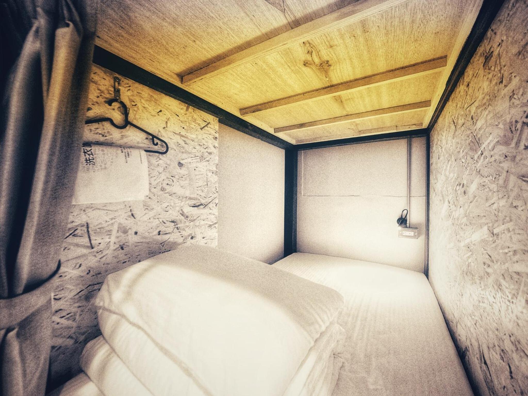 Bed In 4-Bed Male Dormitory Room photo 3