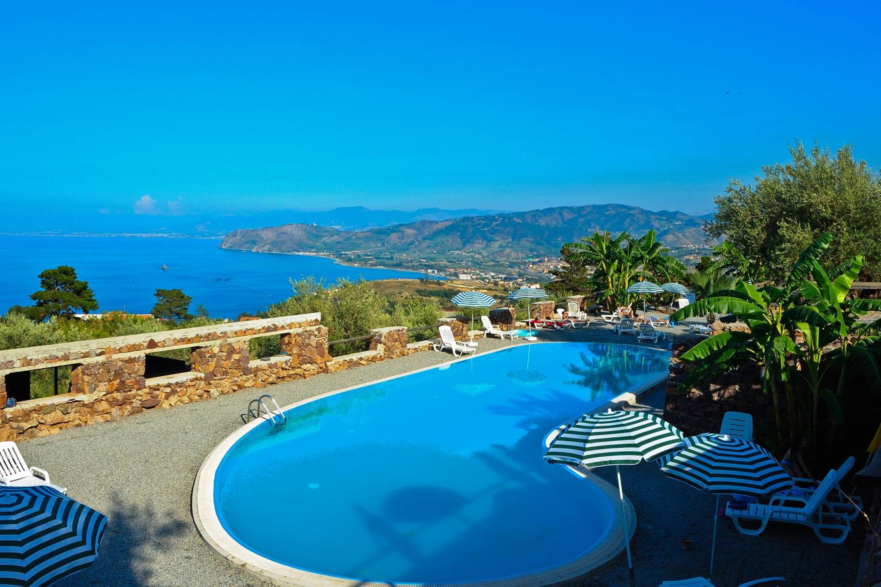 Bungalow with Sea View - Photo 7