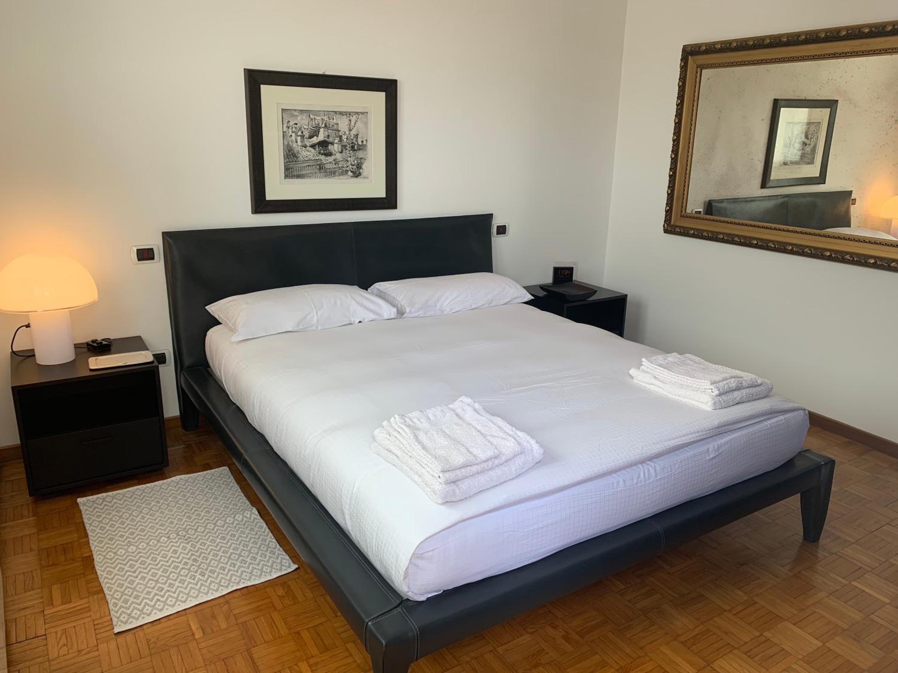 Double Room - Photo 9