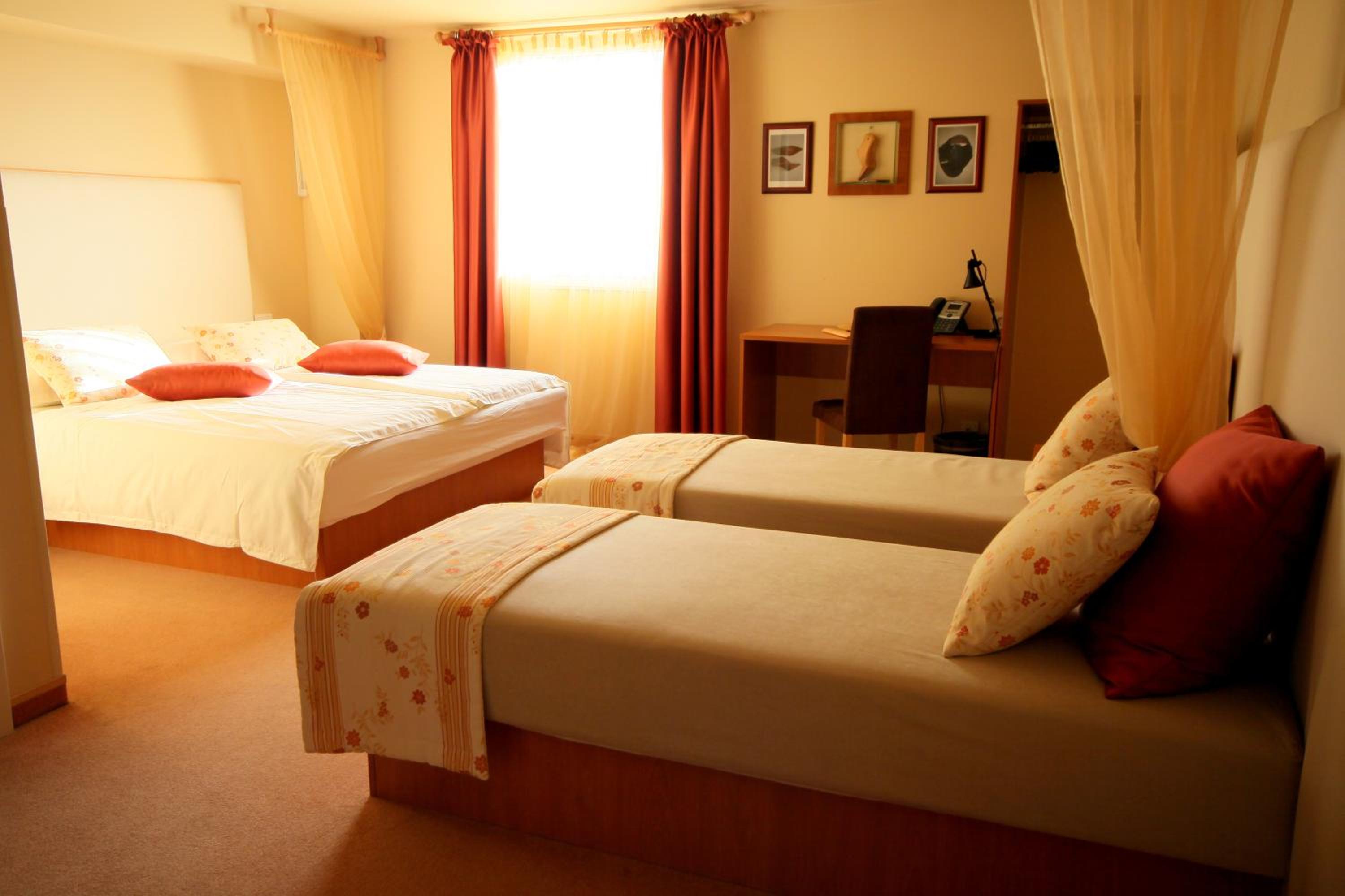 Triple Room - Photo 5
