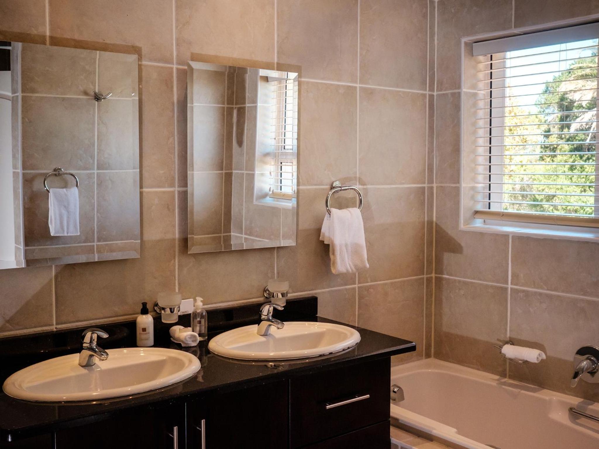 Luxury Suite 1 - Photo 7