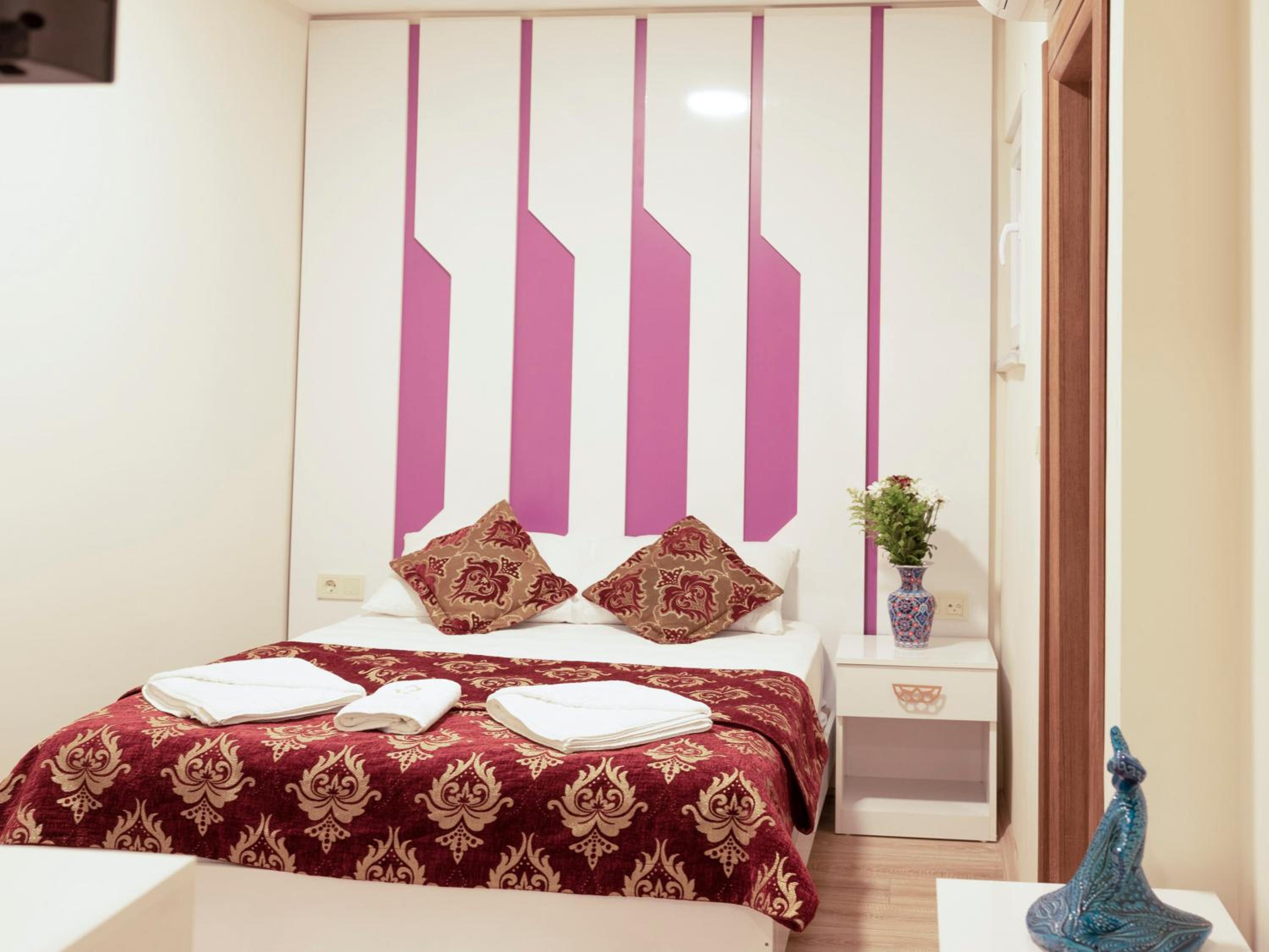 Budget Double Room photo 2