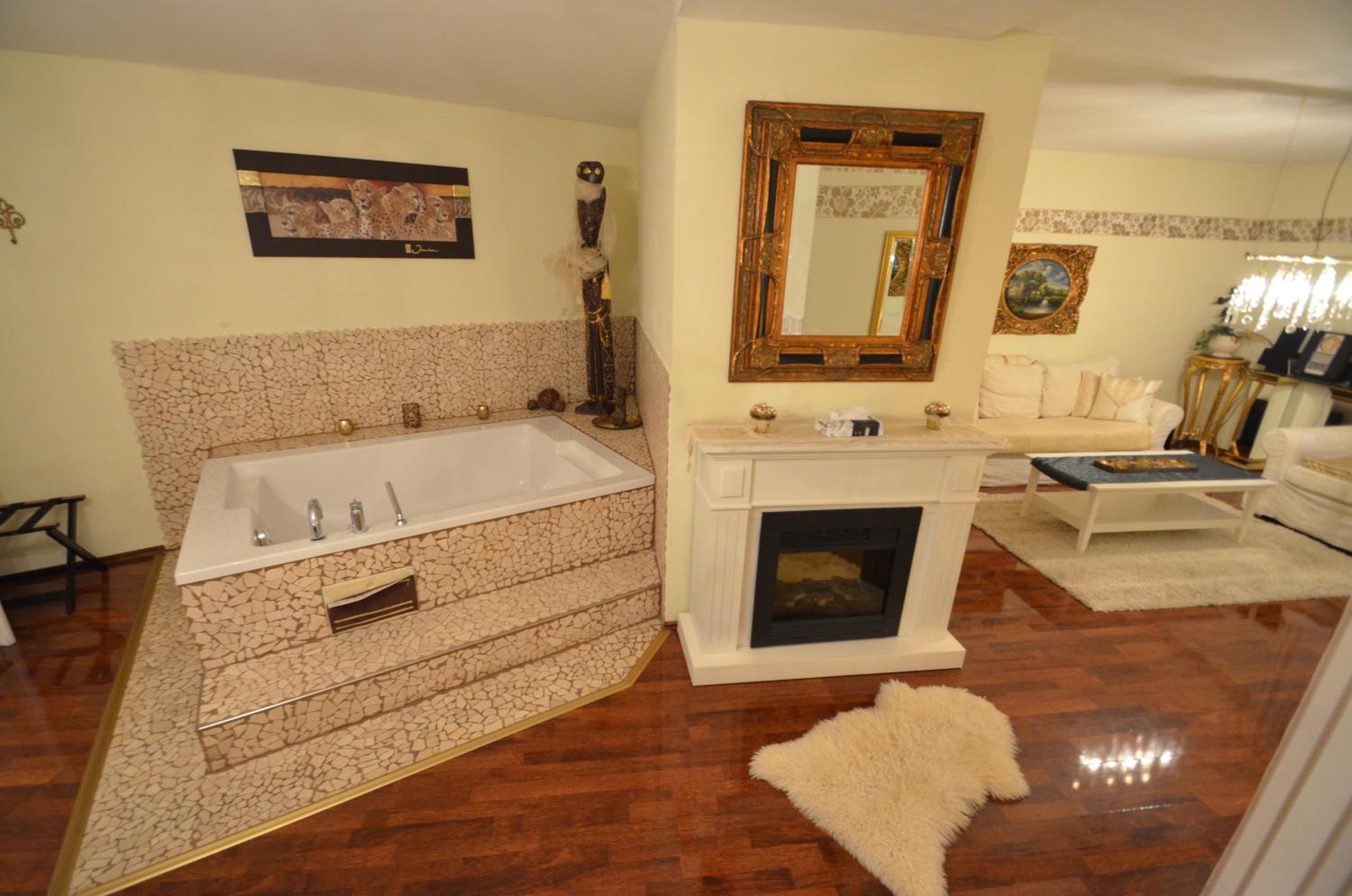 Deluxe Suite photo 3