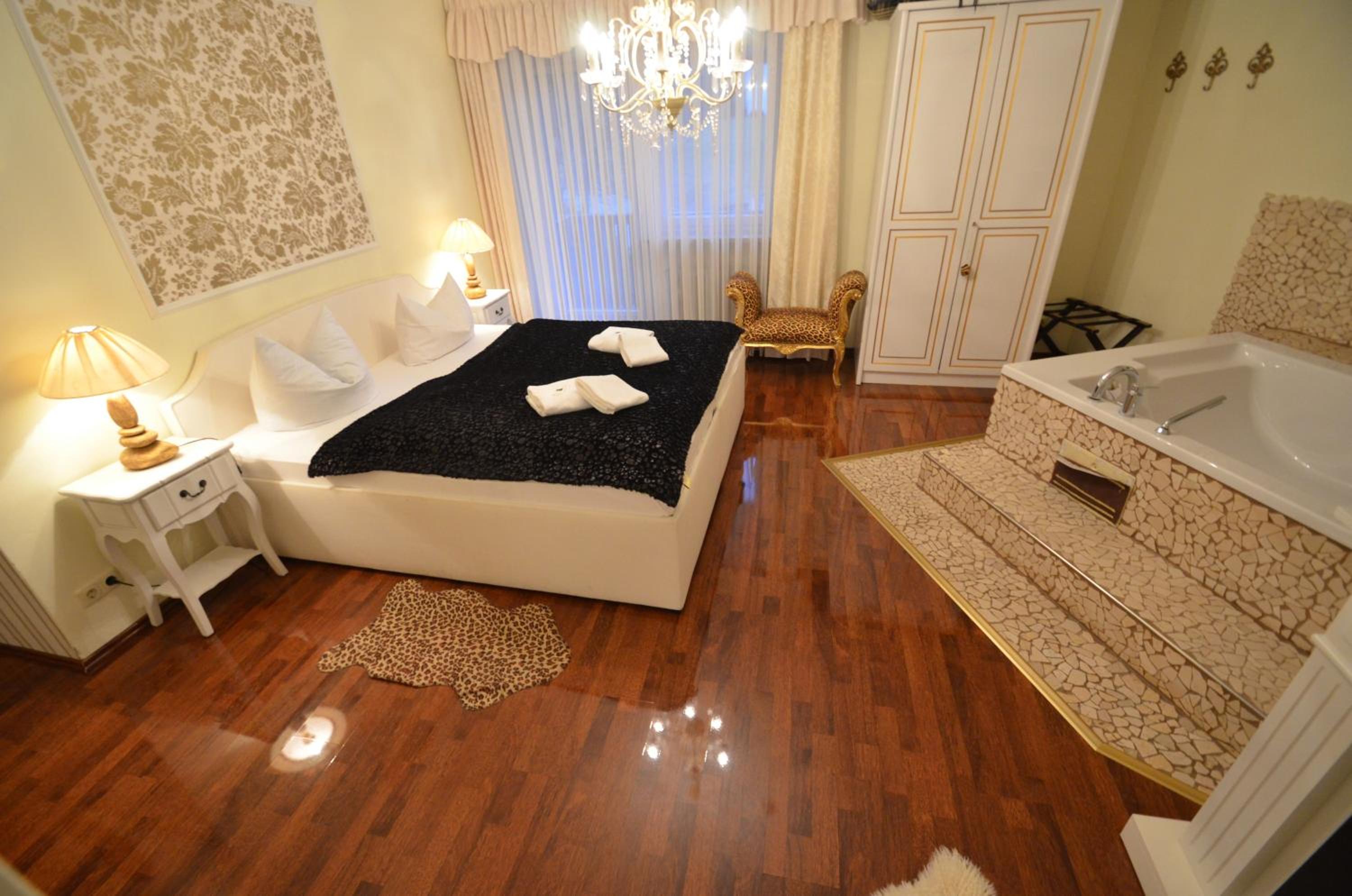 Deluxe Suite photo 2