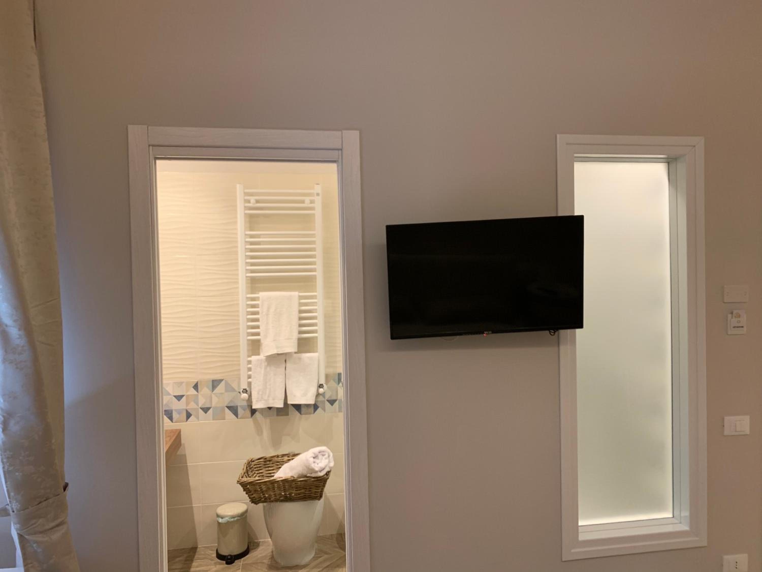 Budget Double Room photo 2