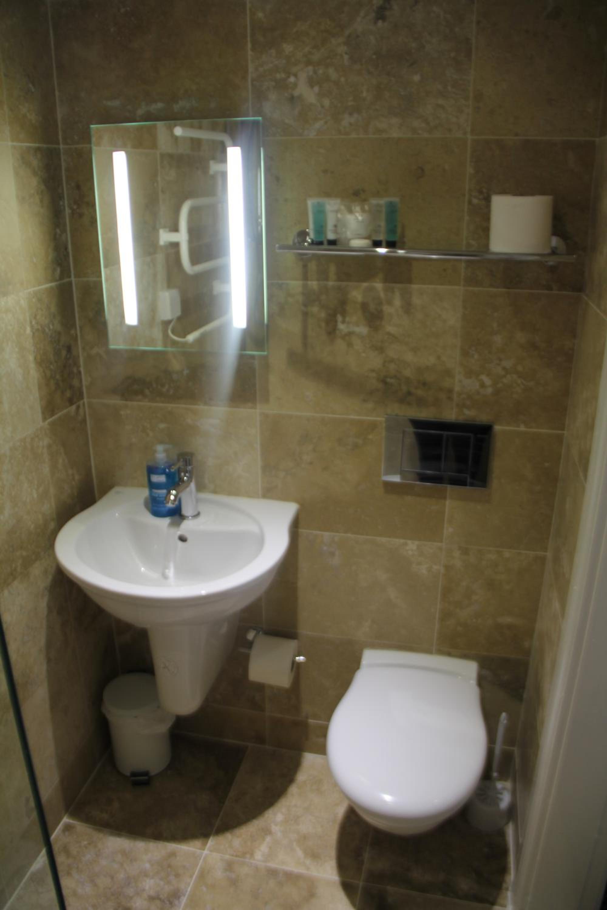 Double Room - Photo 3