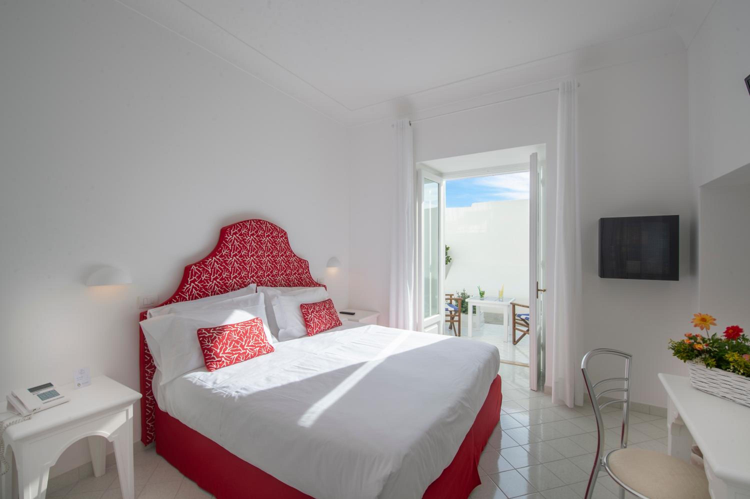 Standard Double Room No Sea View - Photo 4