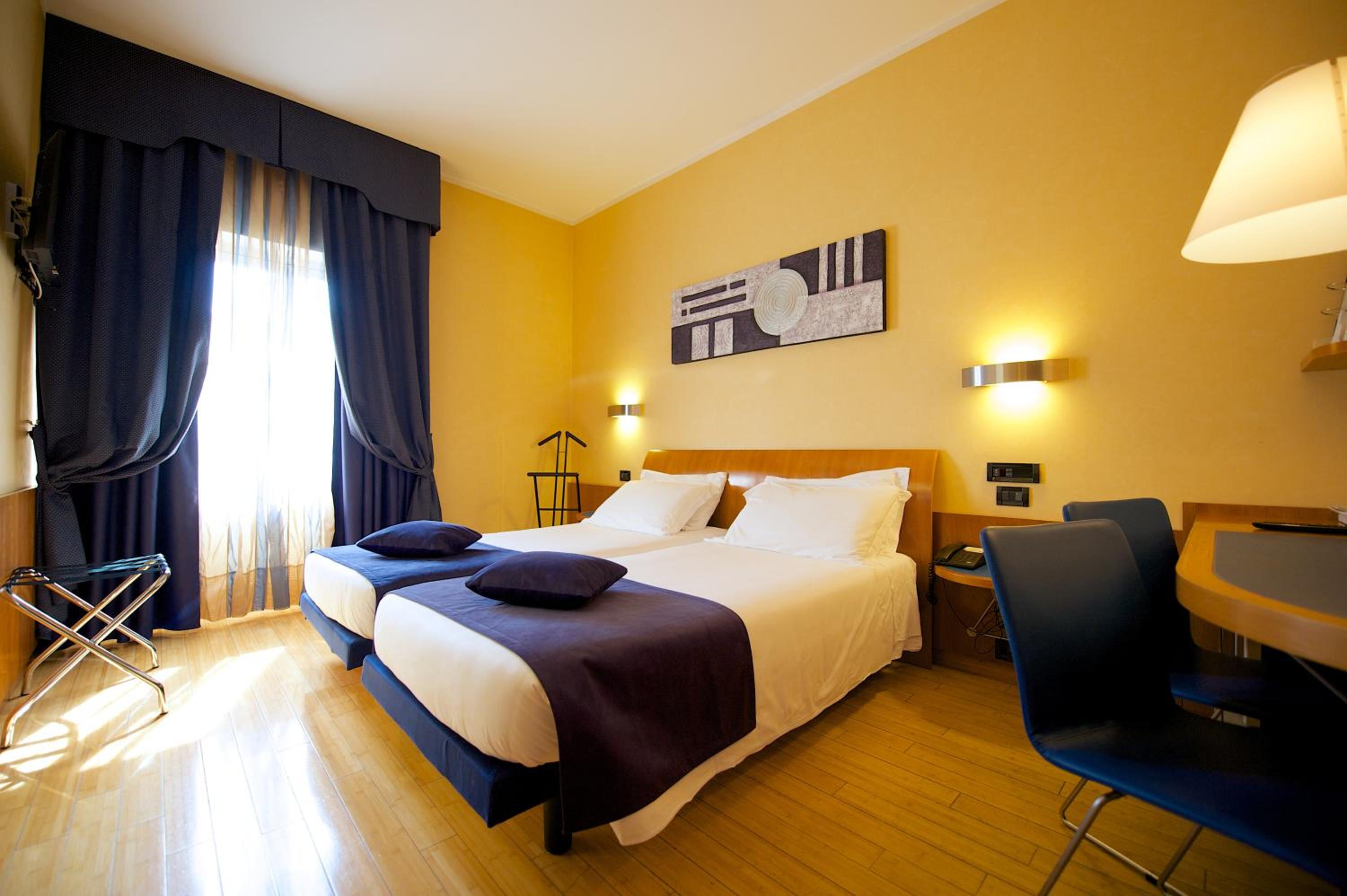 Classic Twin Room - Photo 7