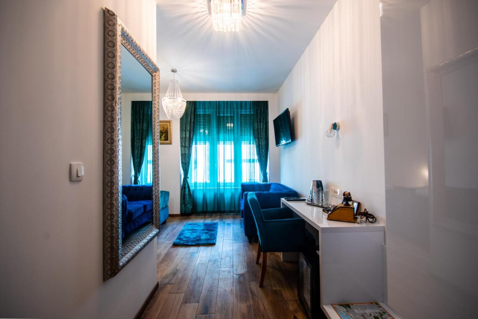 Deluxe King Room photo 3