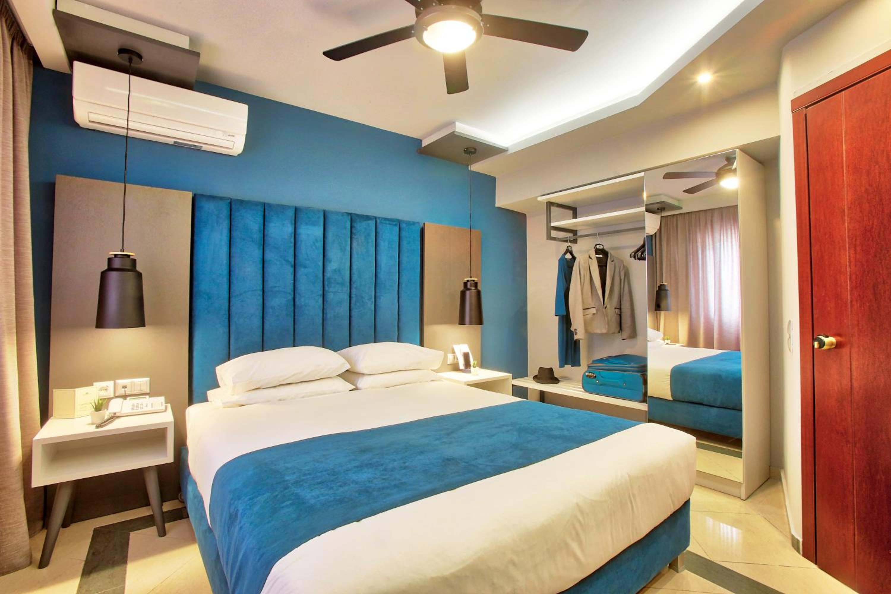 Business Suite - Photo 1