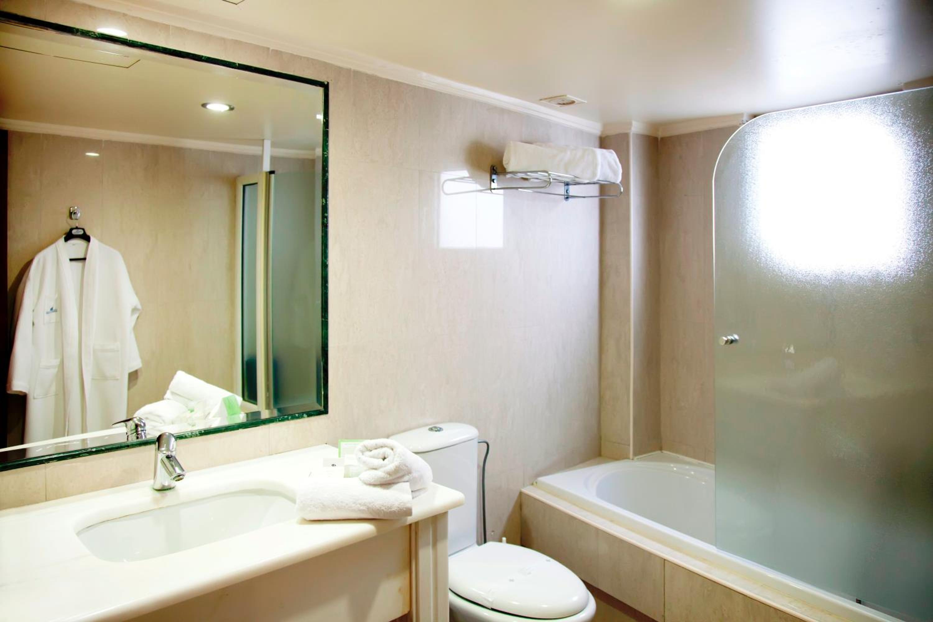Business Suite - Photo 5