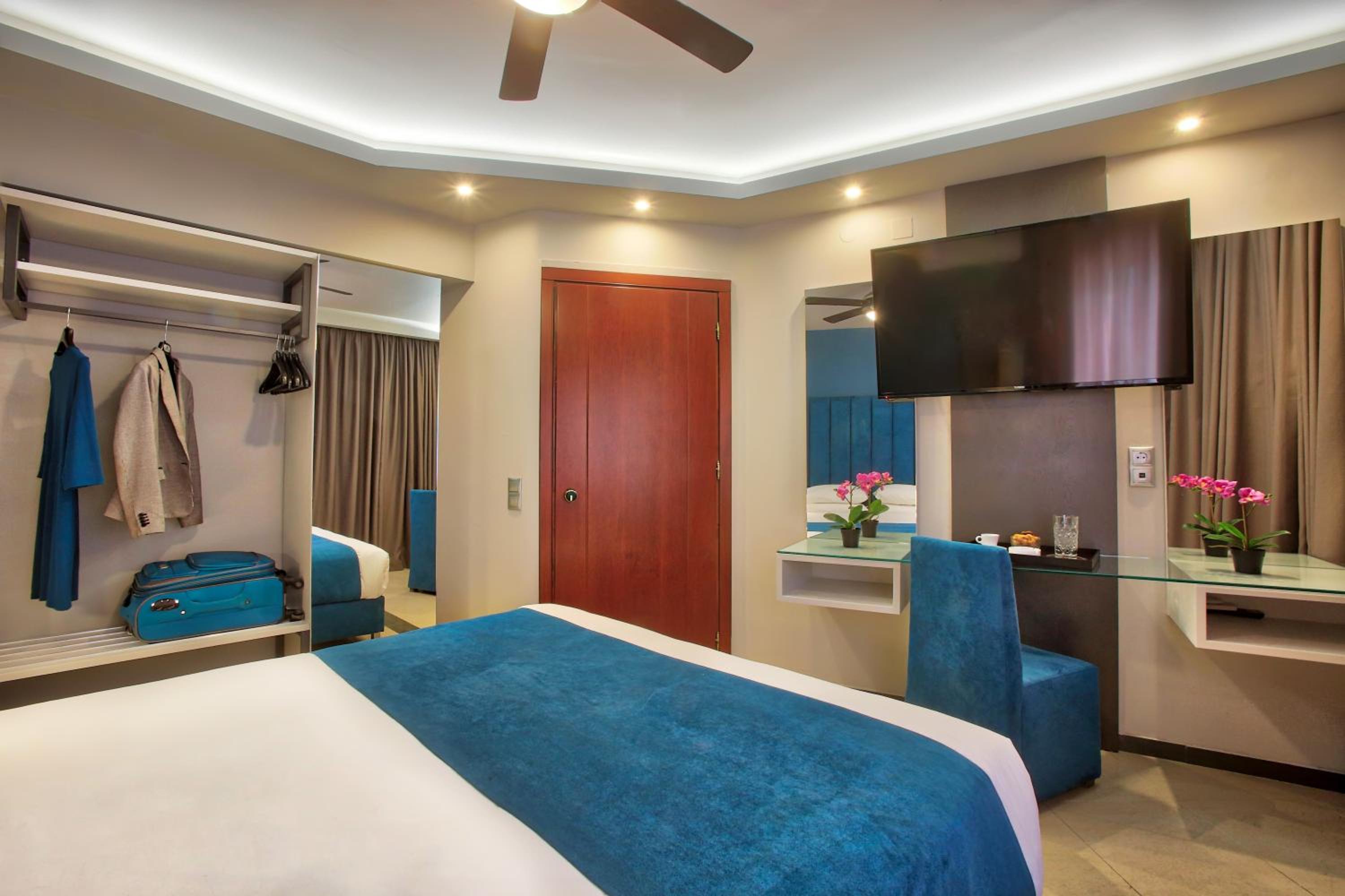 Business Suite - Photo 2