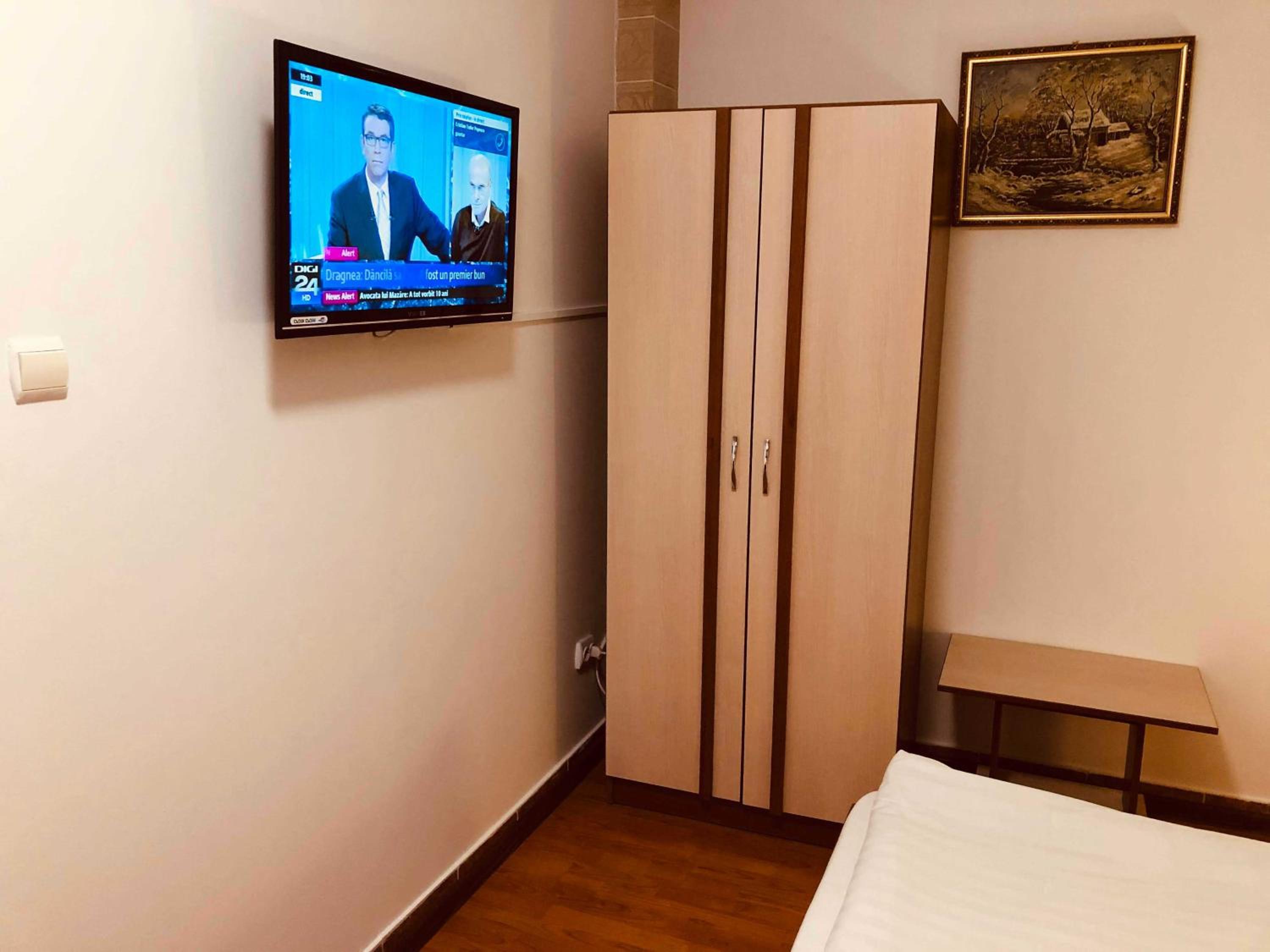 Double Room - Photo 6