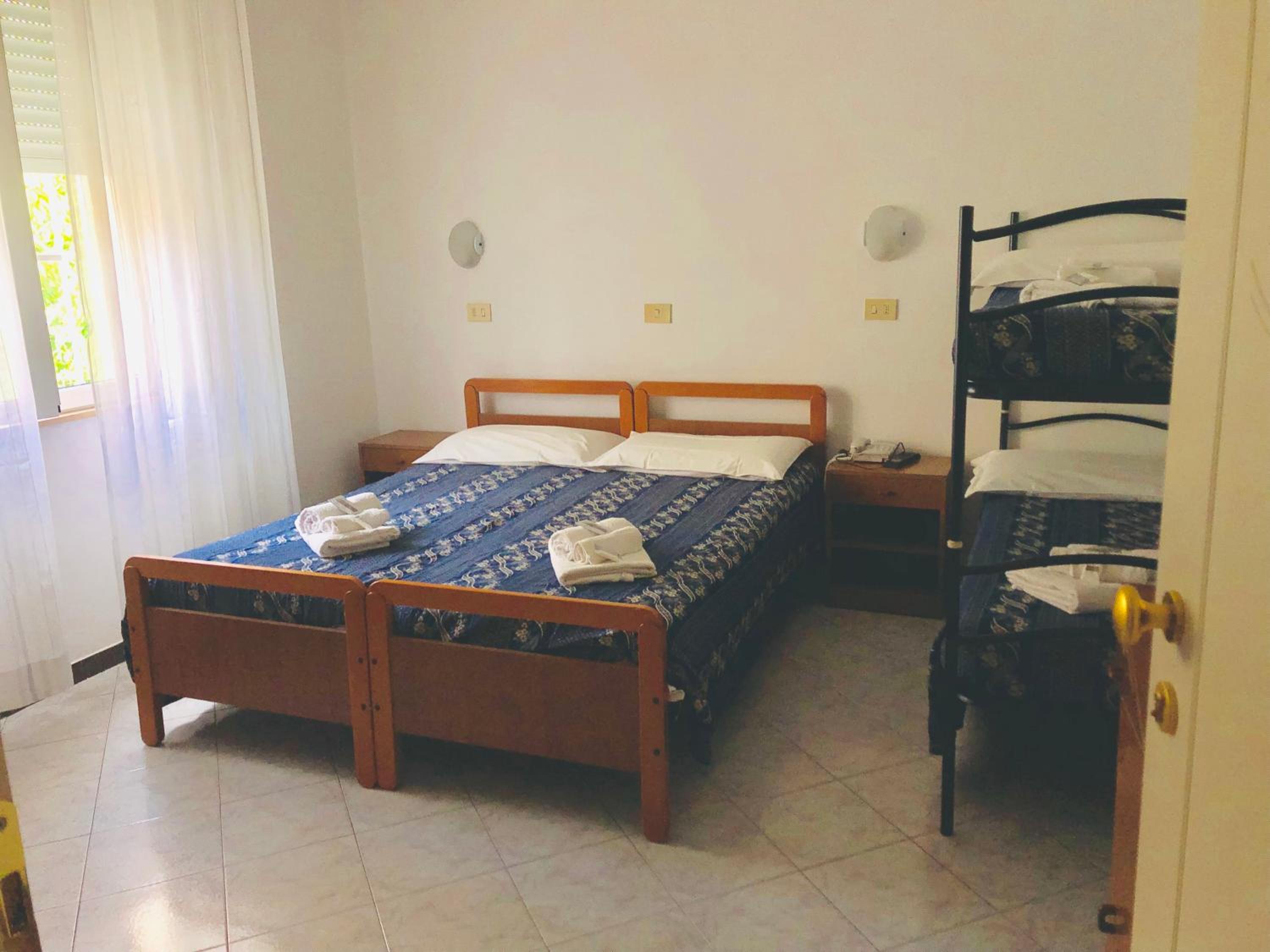 Quadruple Room - Photo 3