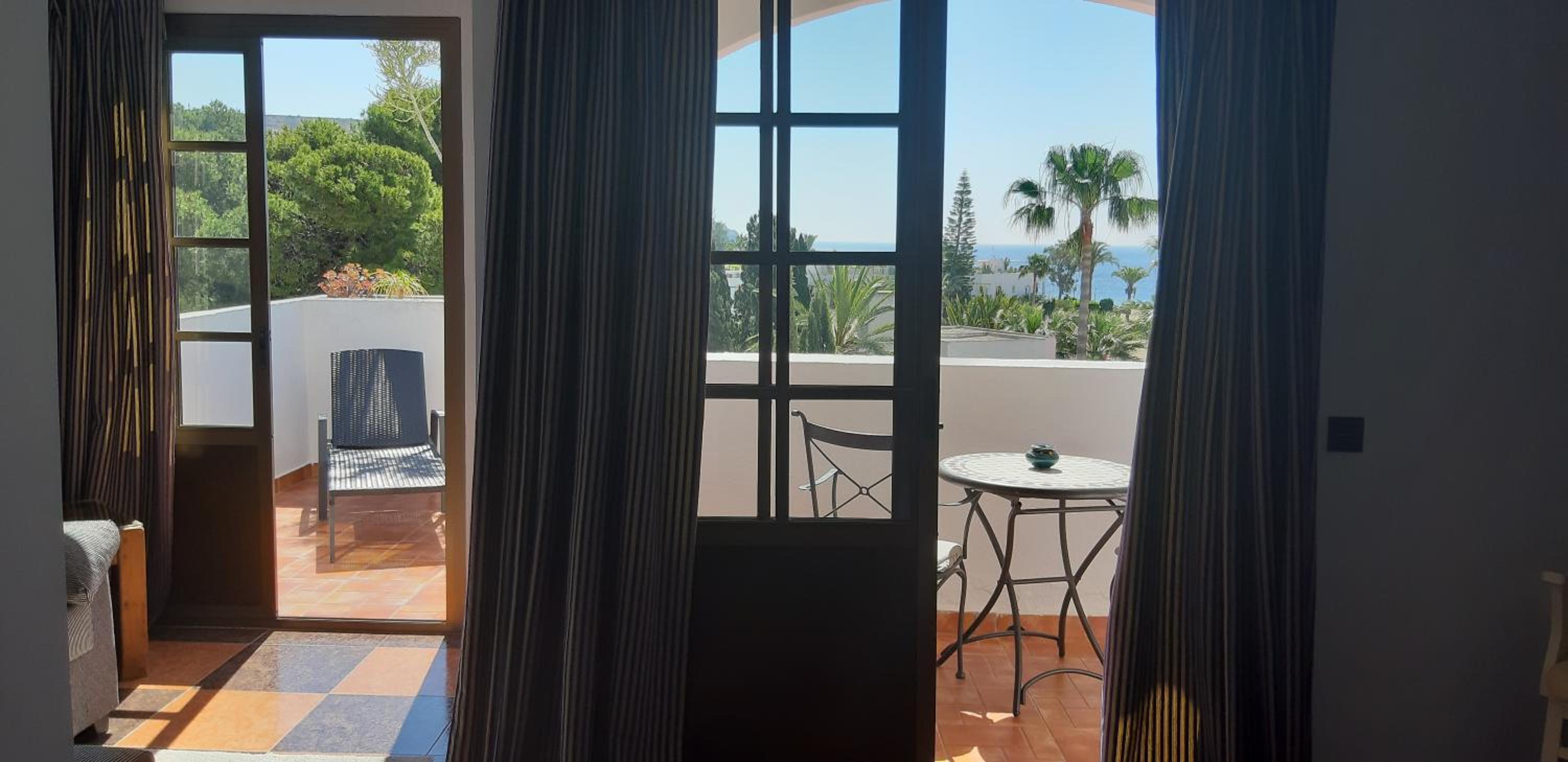 Superior Double or Twin Room with Sea View photo 3